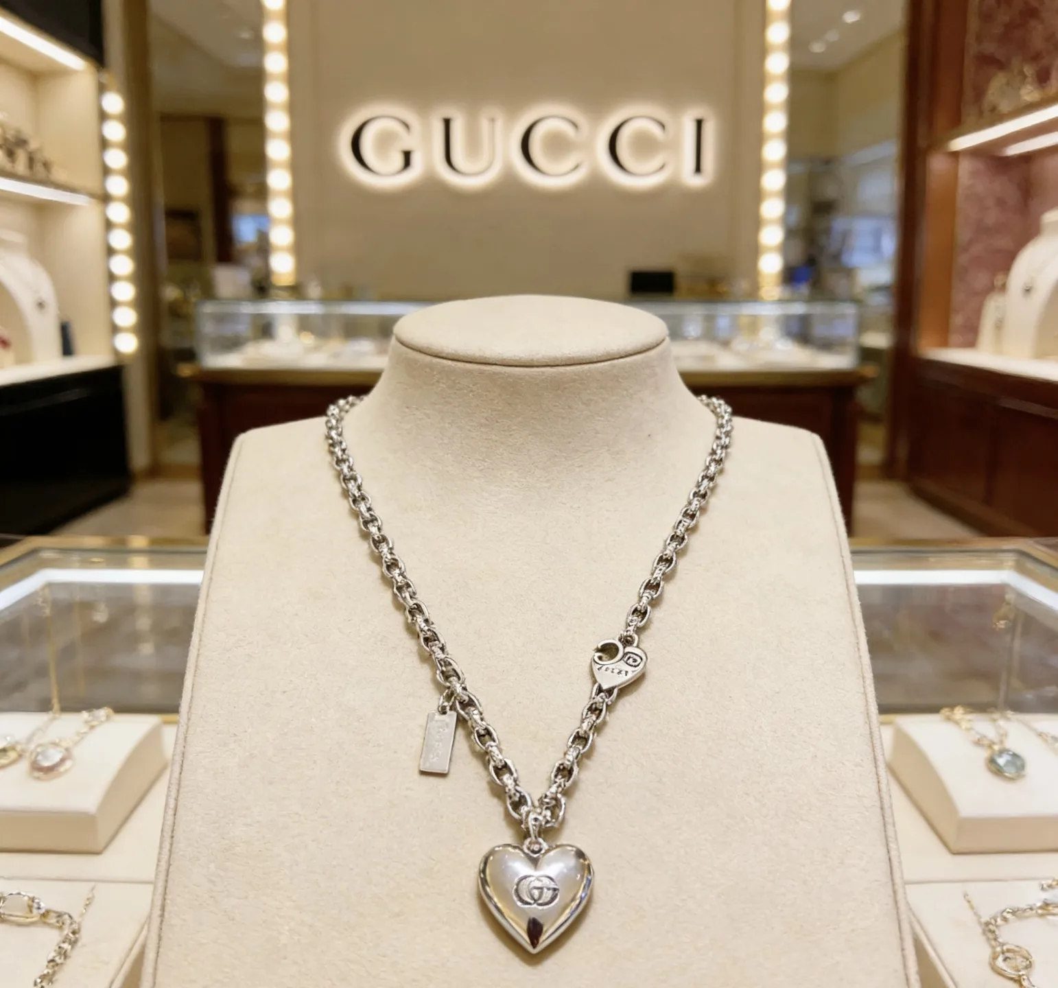 Sporty Gucci Necklace 2574