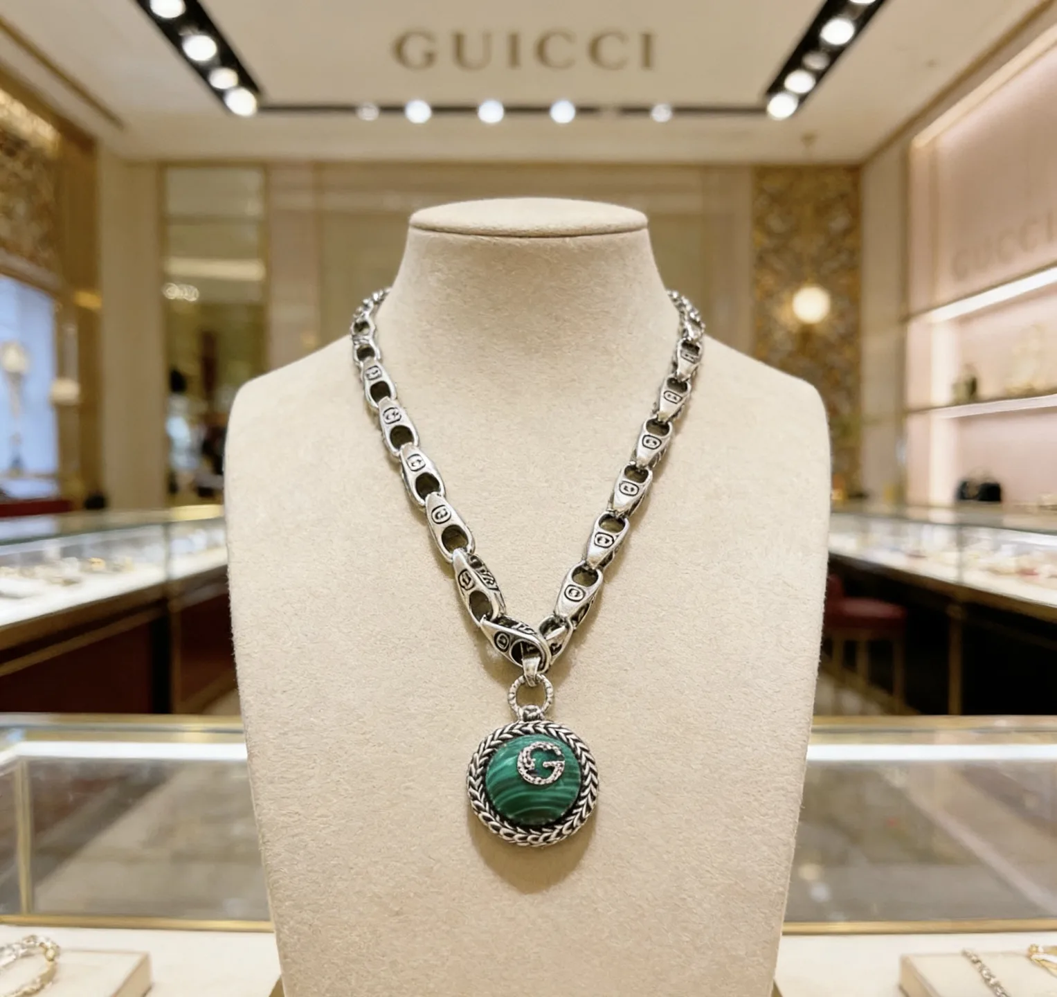 Versatile Gucci Necklace 2572