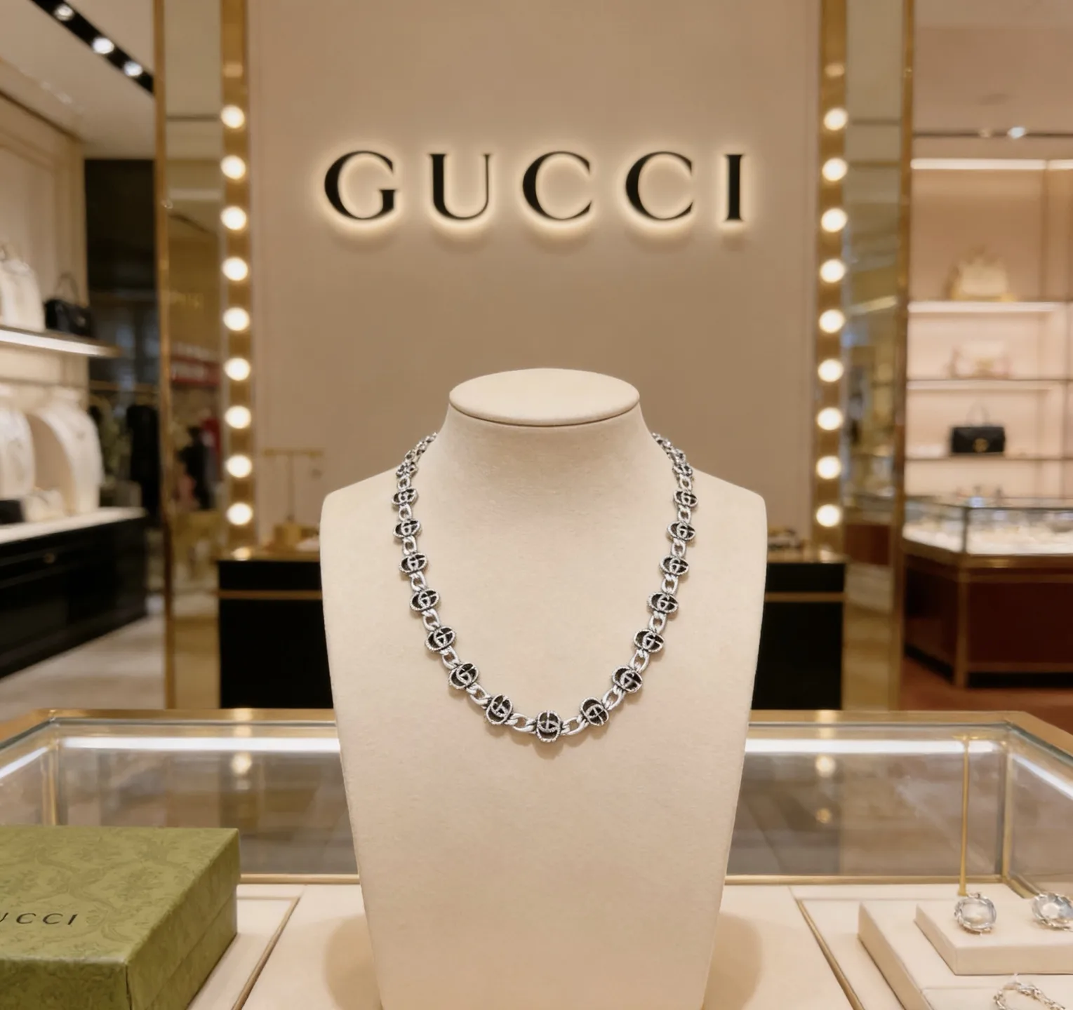 Gucci Necklace Effortless 2608