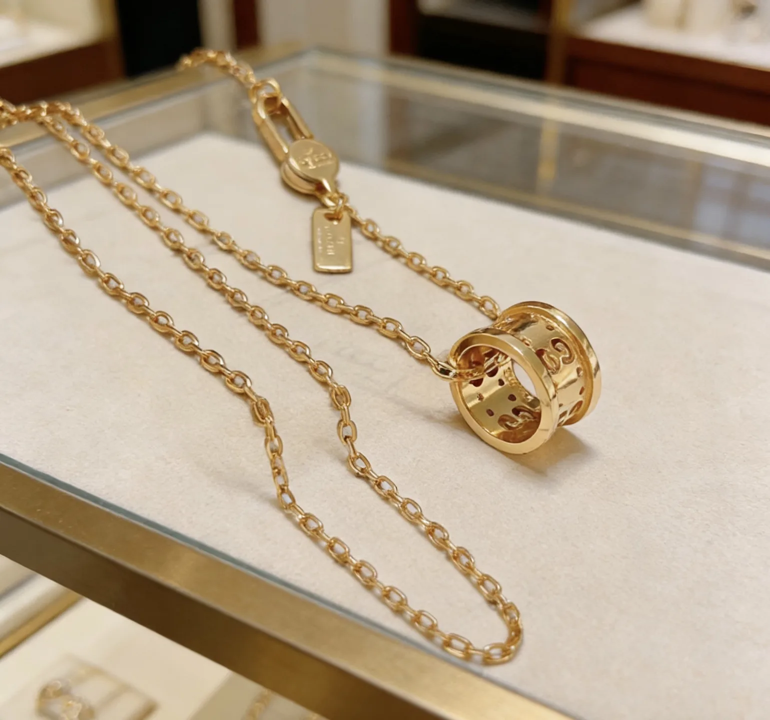 Gucci Necklace Trendy 2499