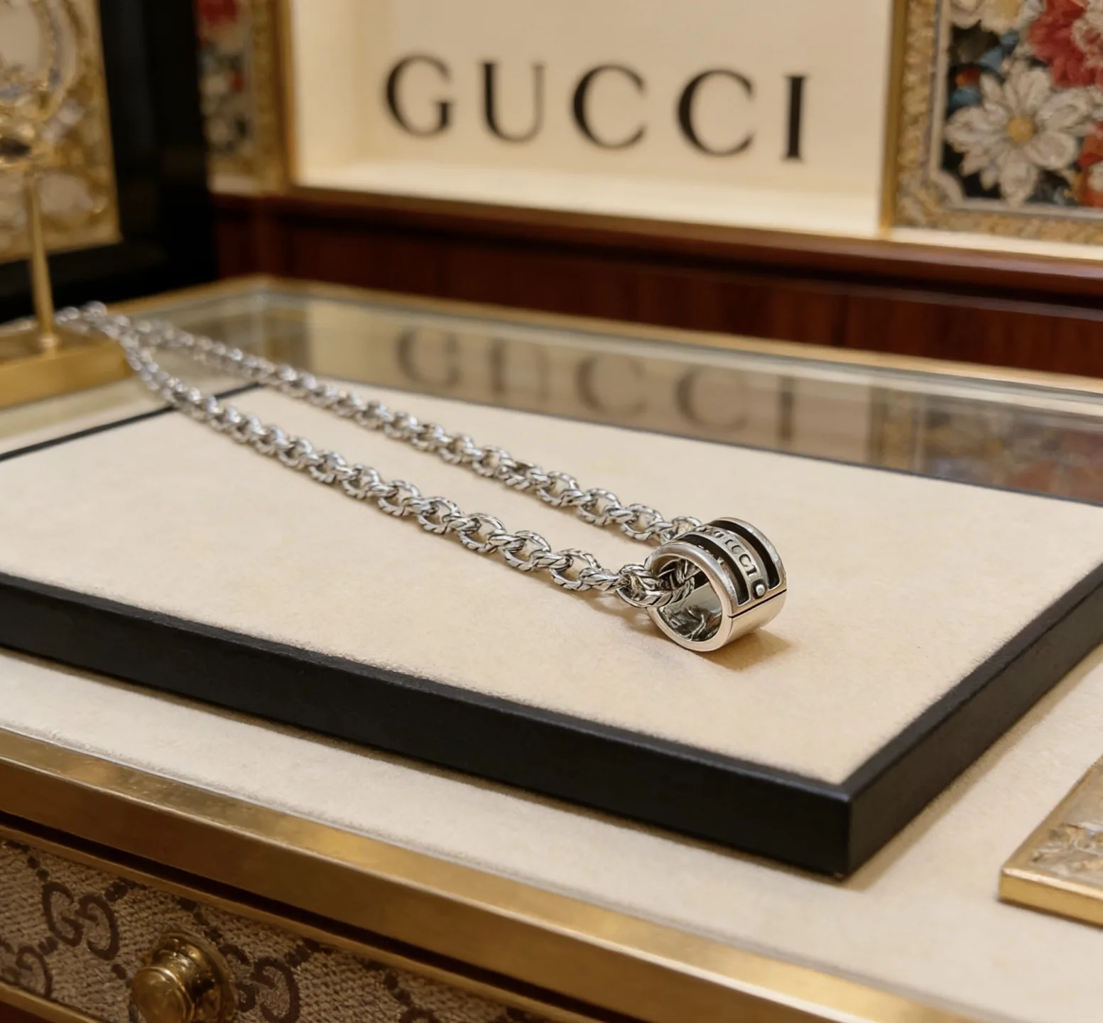 Gucci Necklace Classic 2559