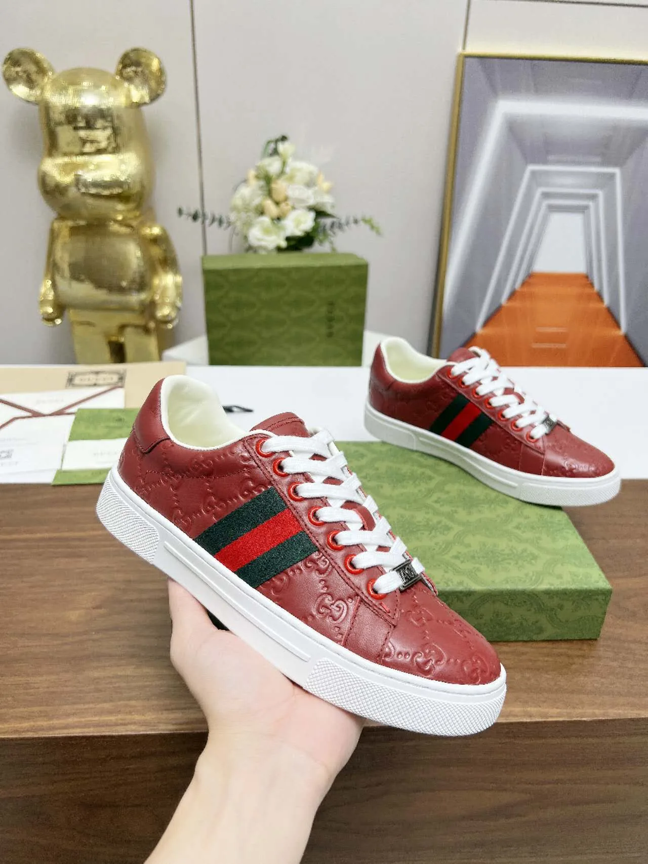 FashionForward Gucci Sneakers 2669
