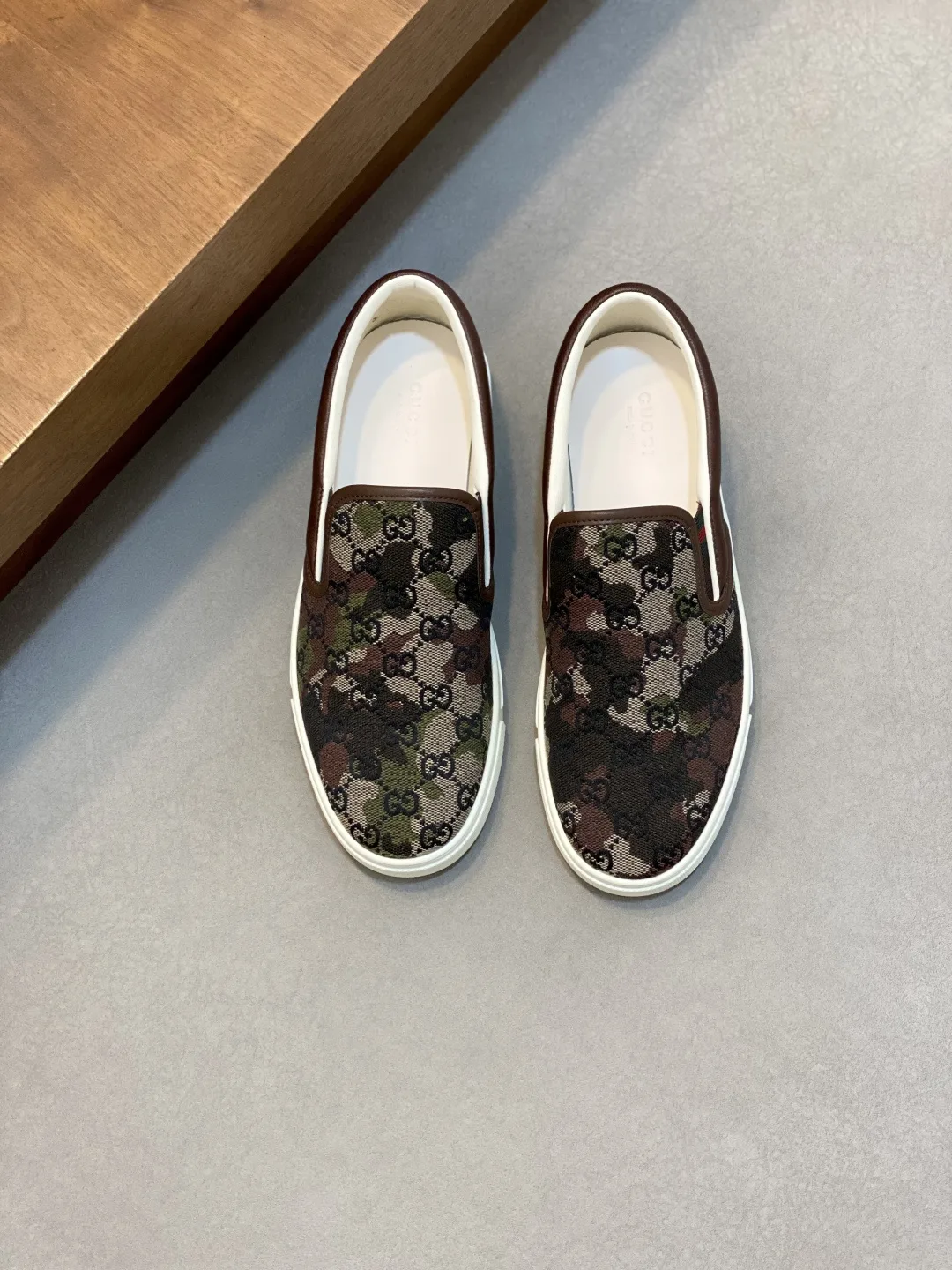 WellDesigned Gucci Sneakers 2681