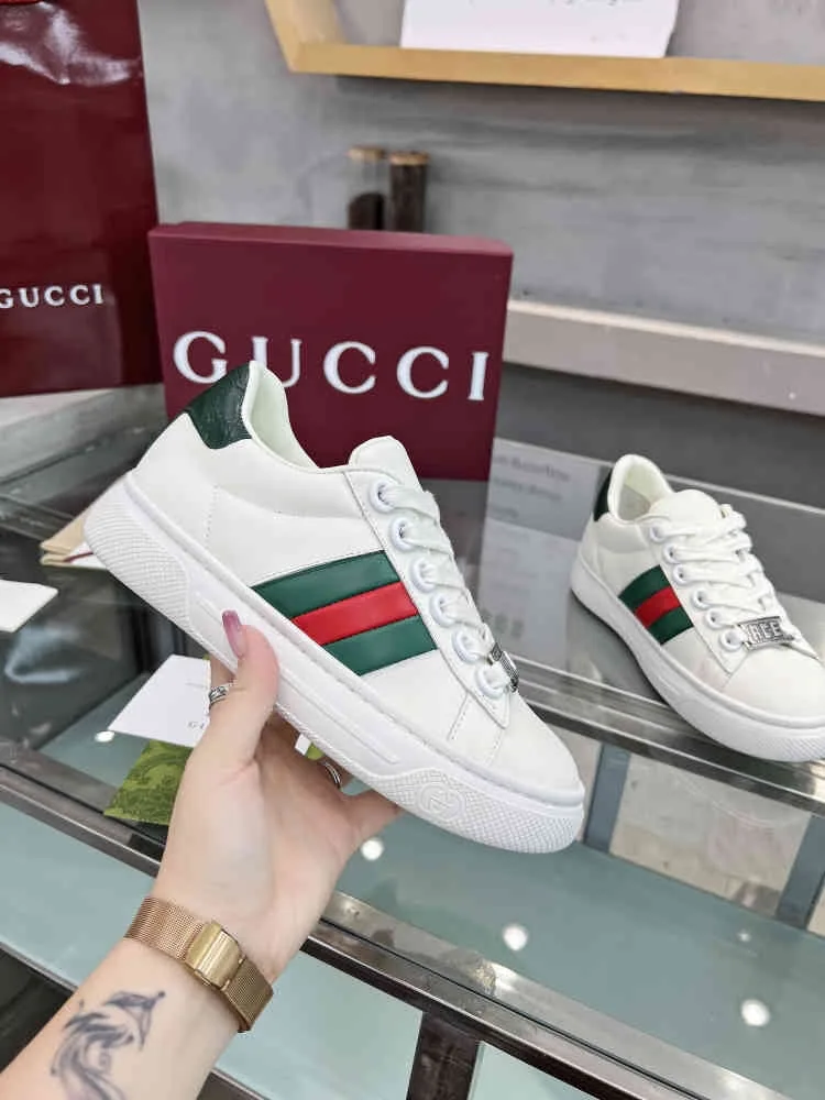 AllSeason Gucci Sneakers 2675