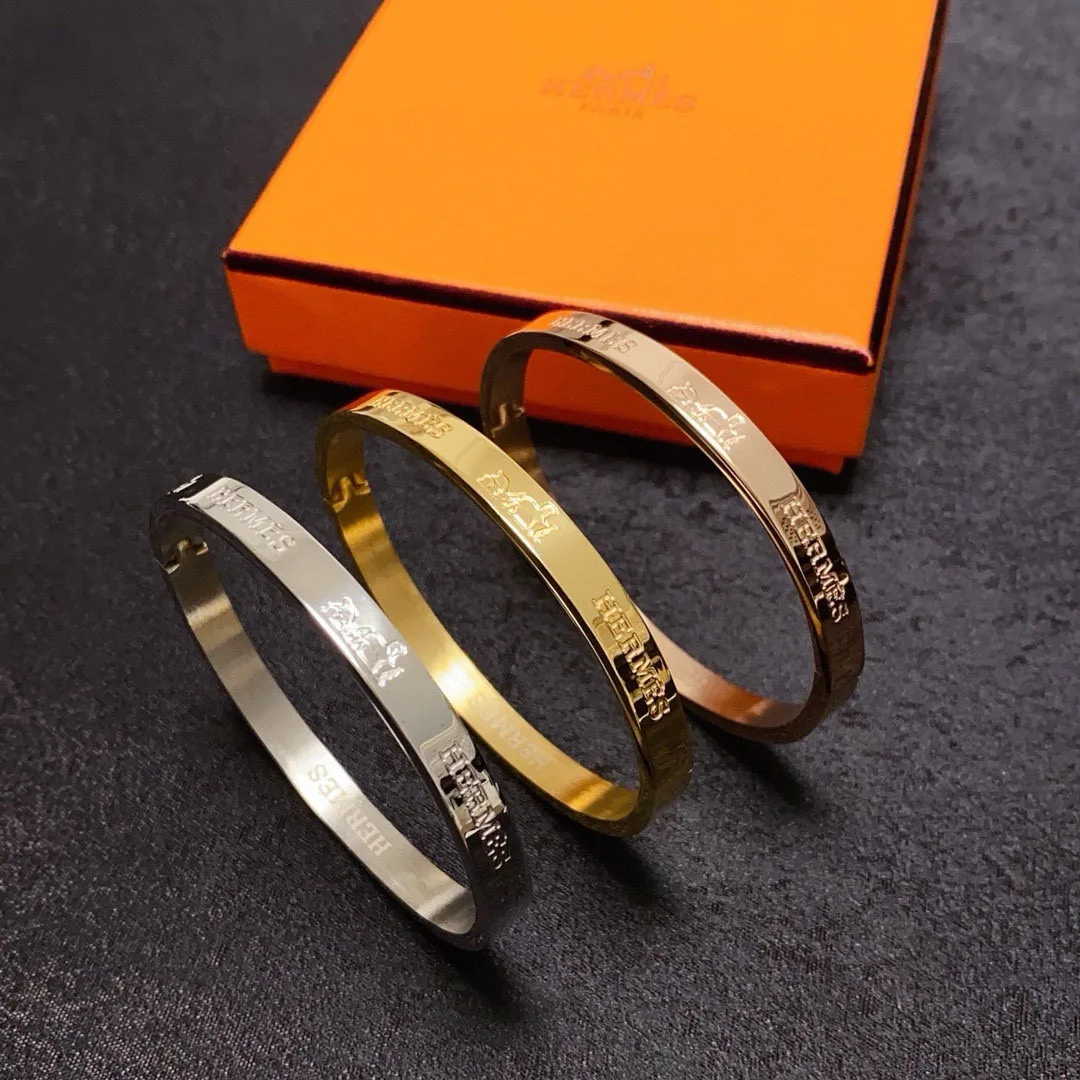 Supportive Hermès Bracelet 4144