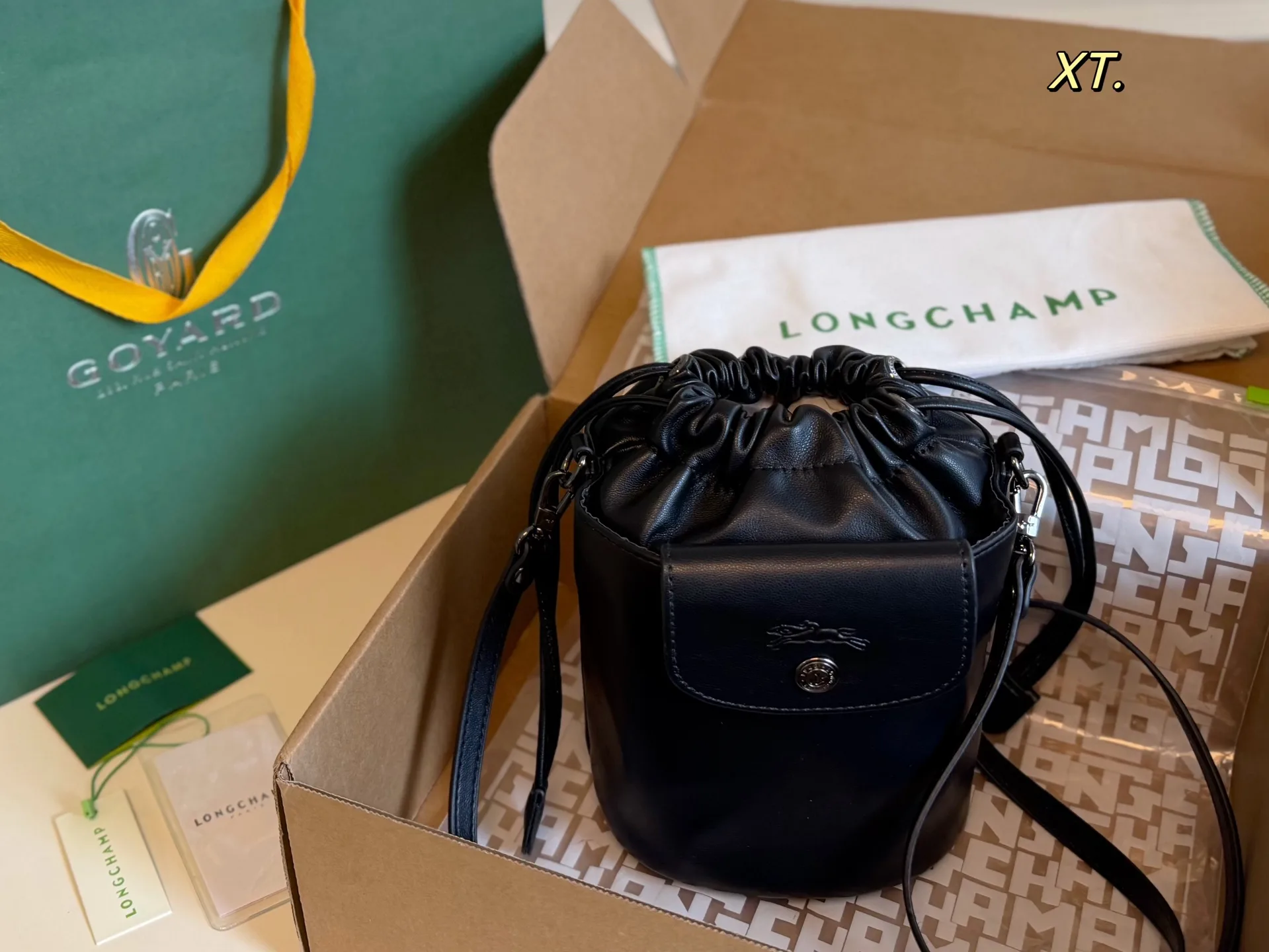 Longchamp Bucket Bag Lightweight 7748