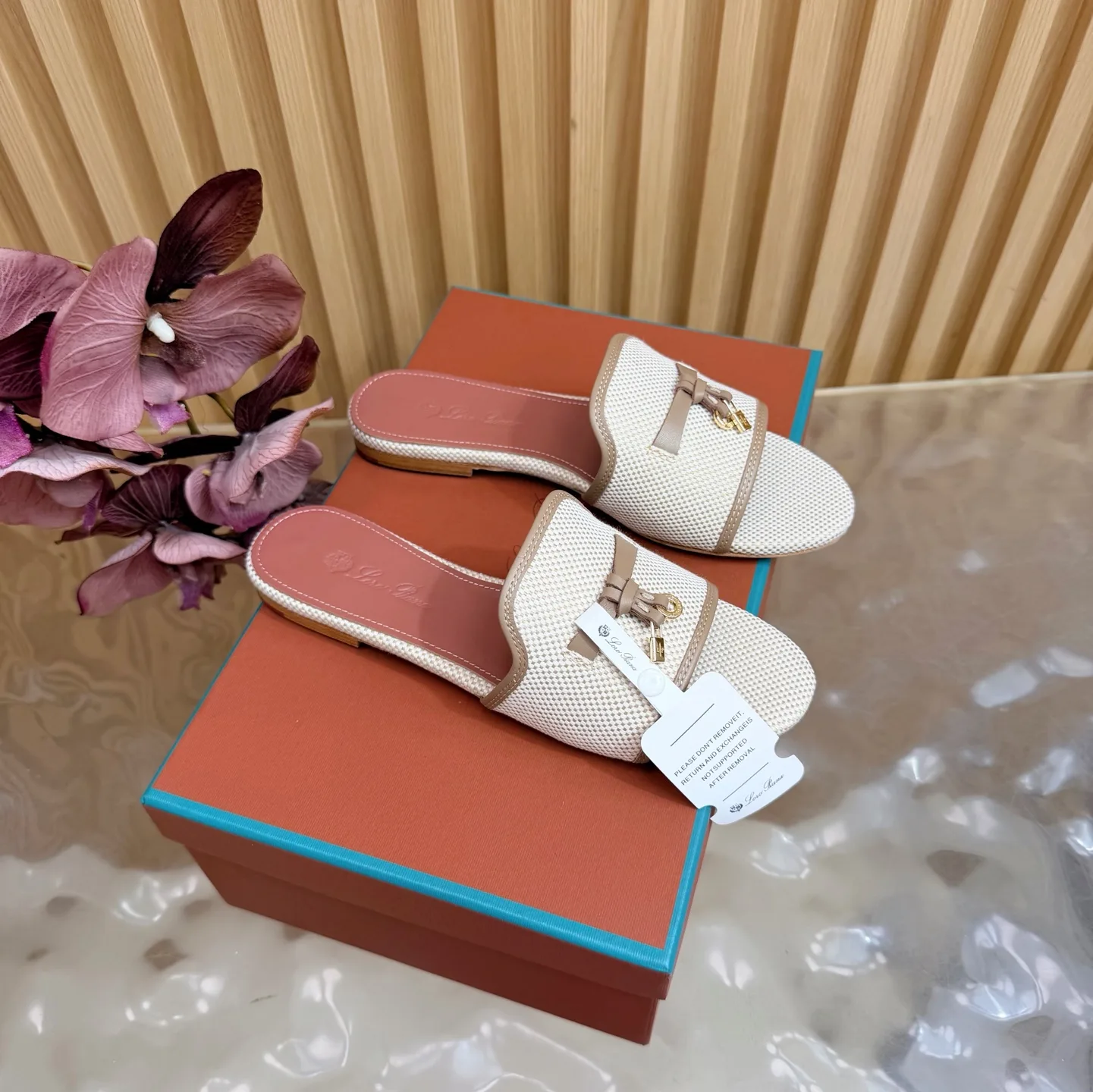 Loro Piana Slippers Minimalist 6488