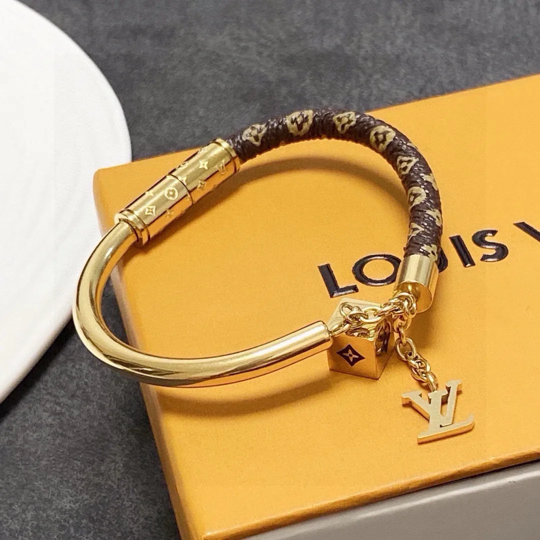 Louis Vuitton Bracelet Casual 99