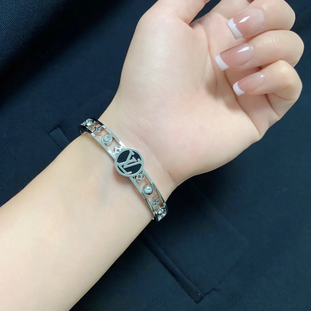 Louis Vuitton Bracelet Casual 97