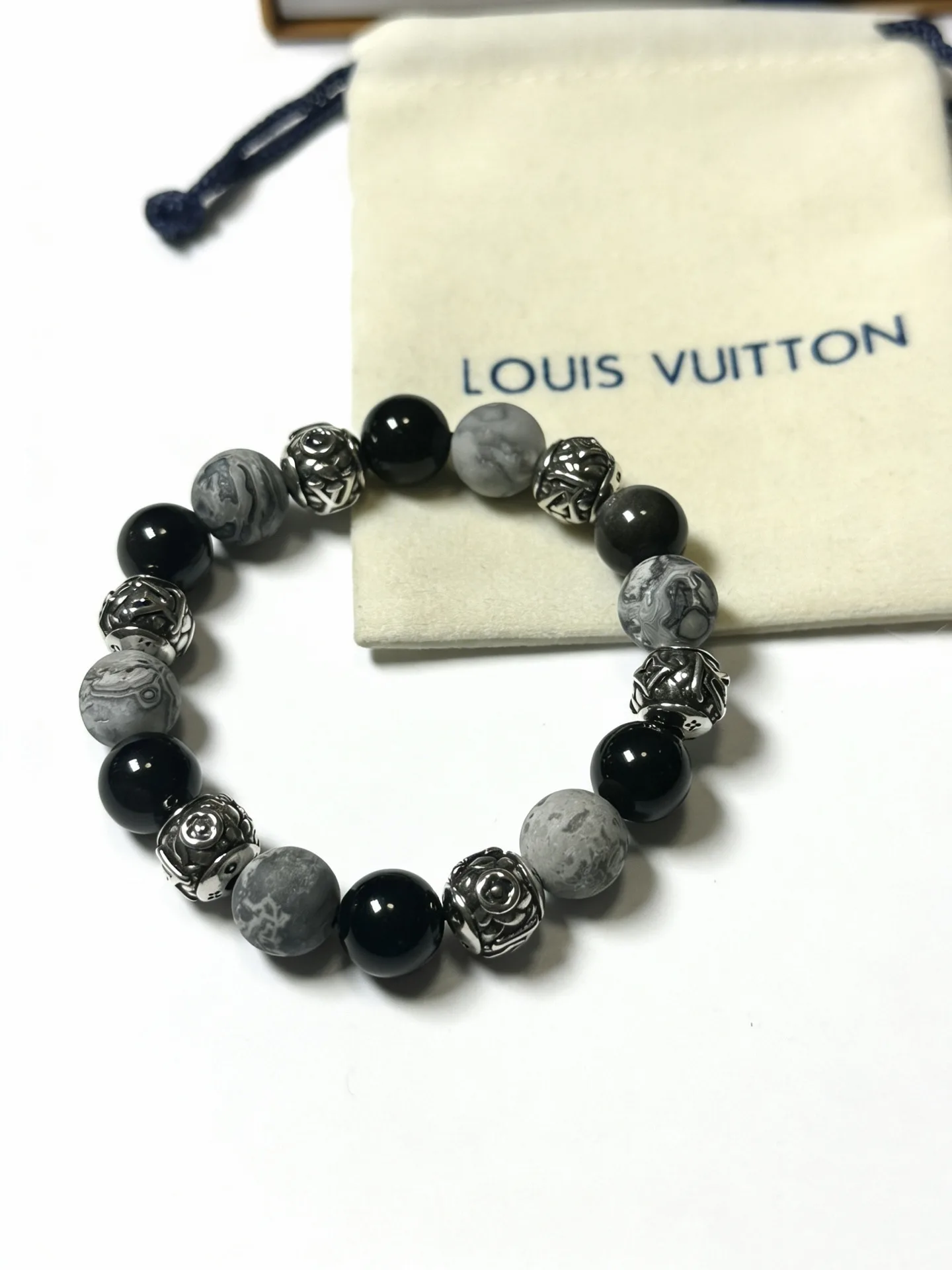 Louis Vuitton Bracelet Refined 87