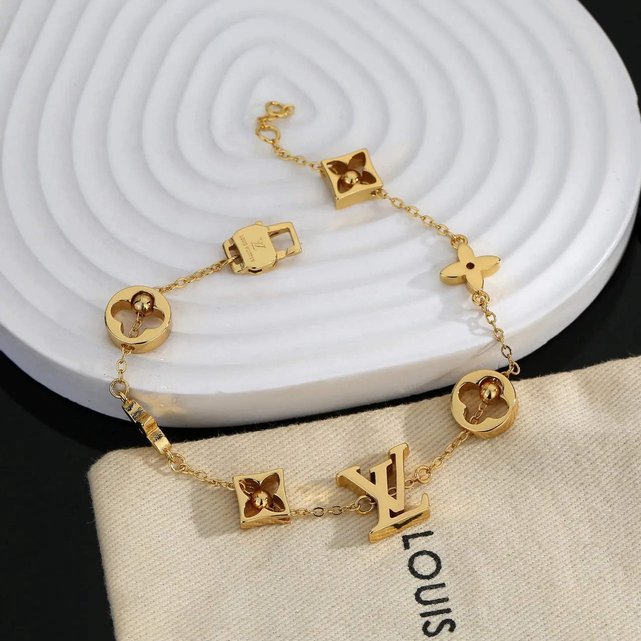 Louis Vuitton Bracelet SportInspired 106