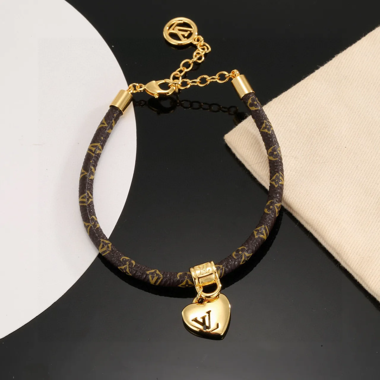 Effortless Louis Vuitton Bracelet 123