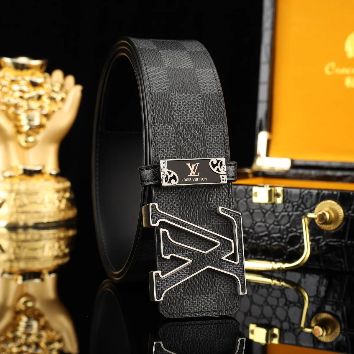 Louis Vuitton  Wear Snug 175