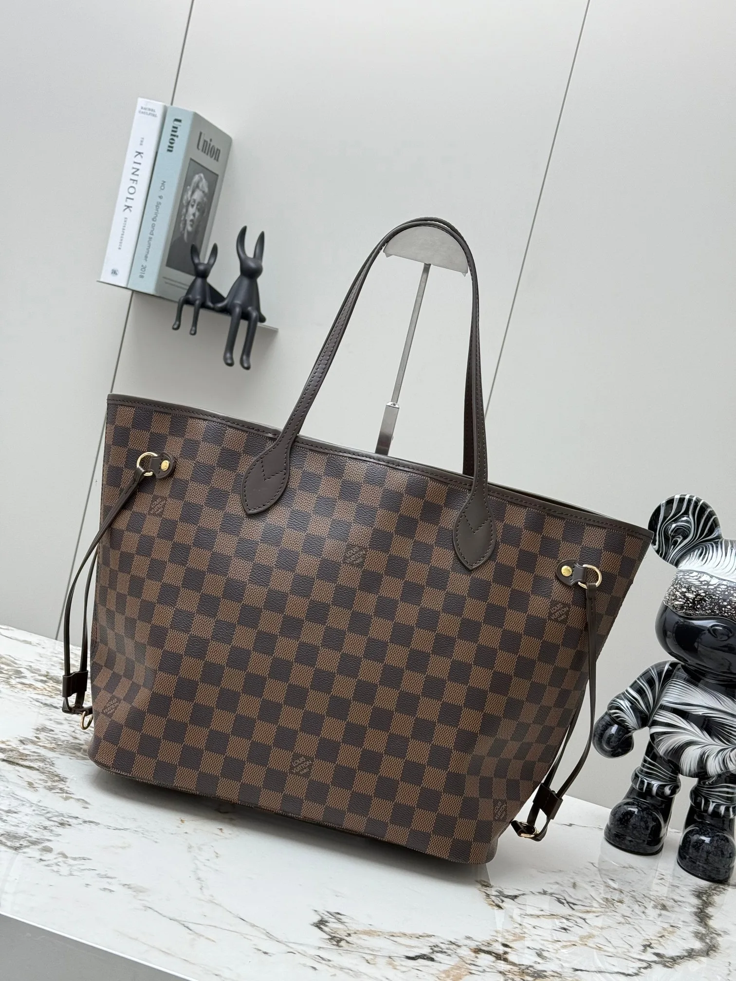 Seasonal Louis Vuitton Clutch 203