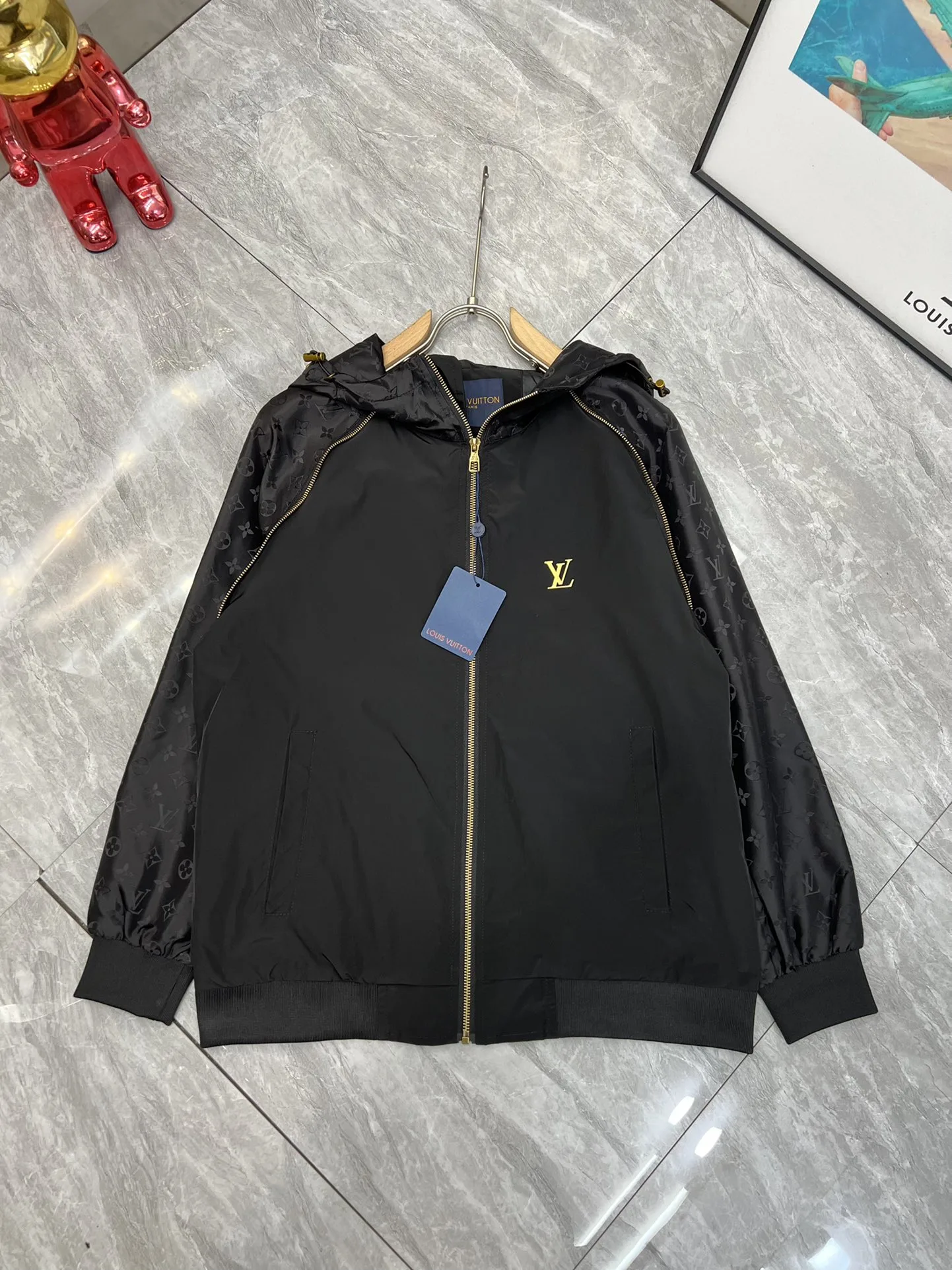 UrbanStyle Louis Vuitton Coat 215