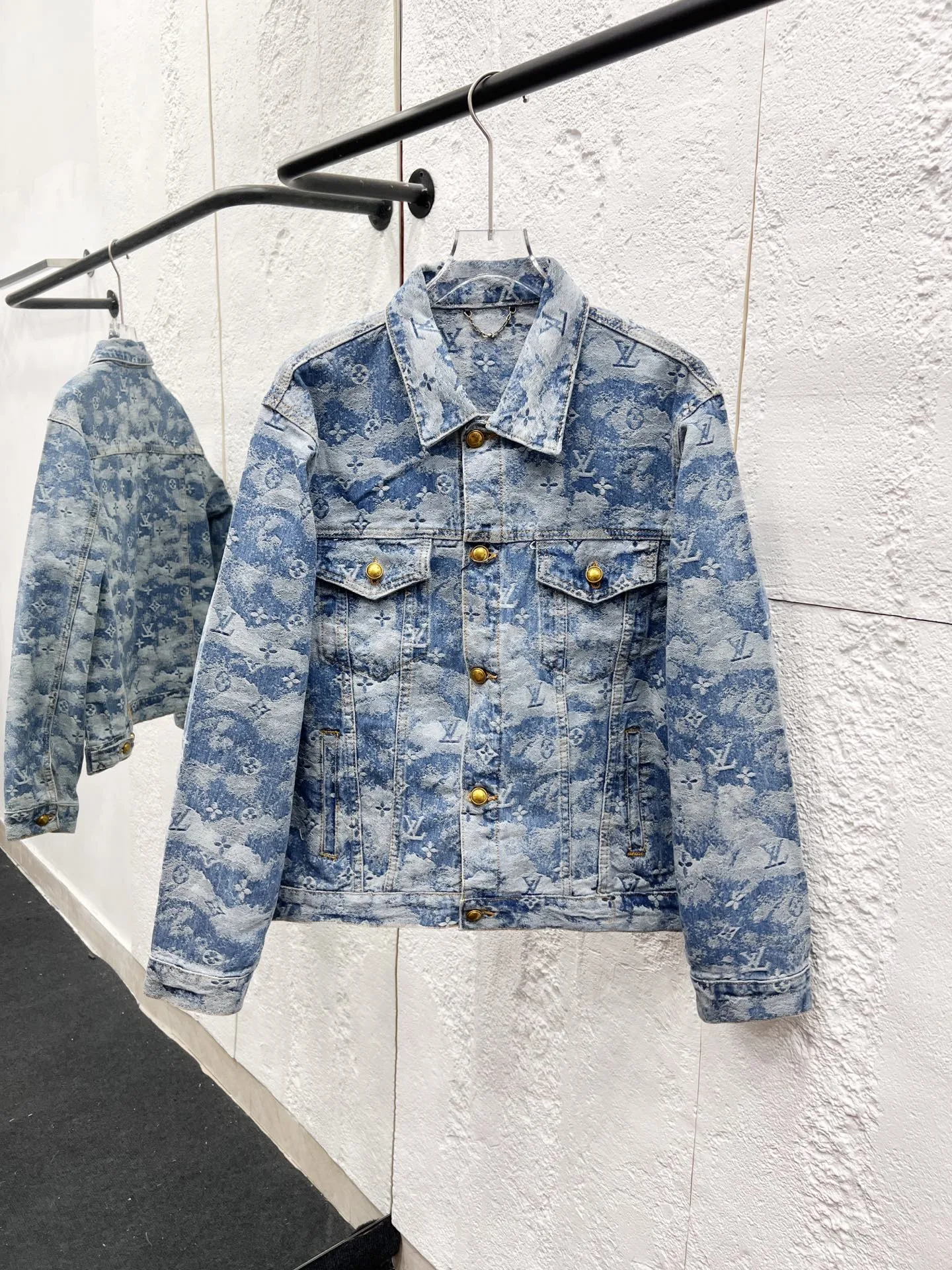 Durable Louis Vuitton Coat 206
