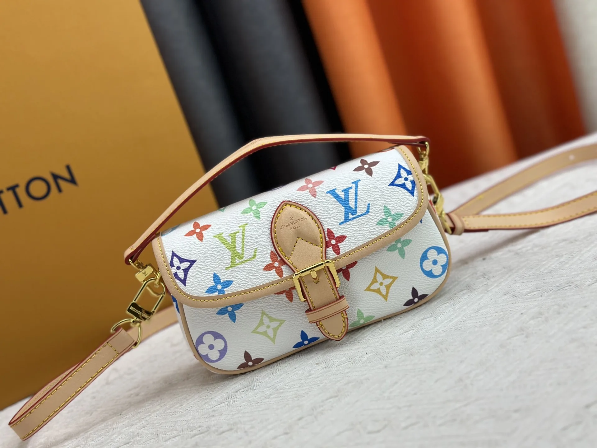 Louis Vuitton Crossbody Bag Lightweight 221