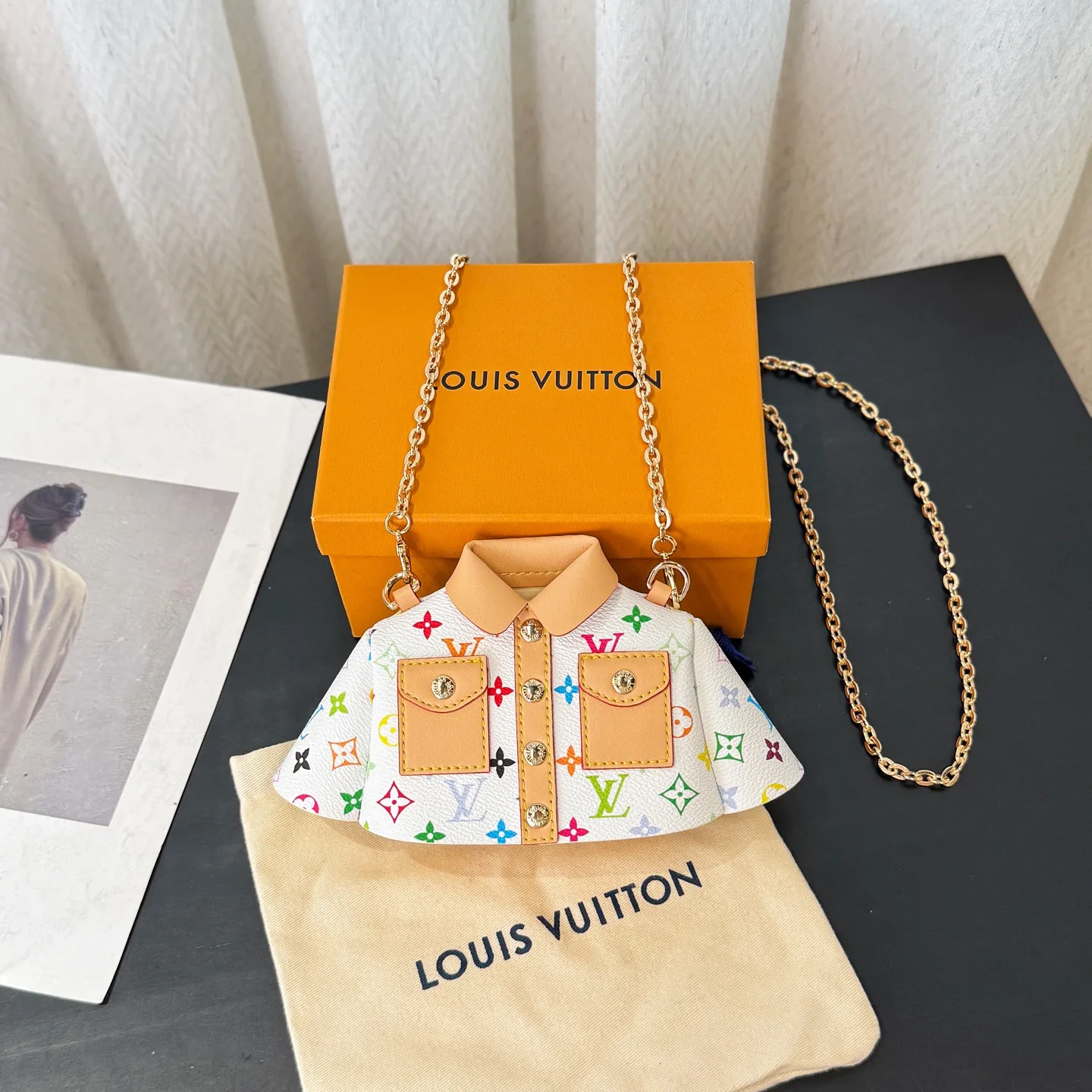 Cozy Louis Vuitton Crossbody Bag 217