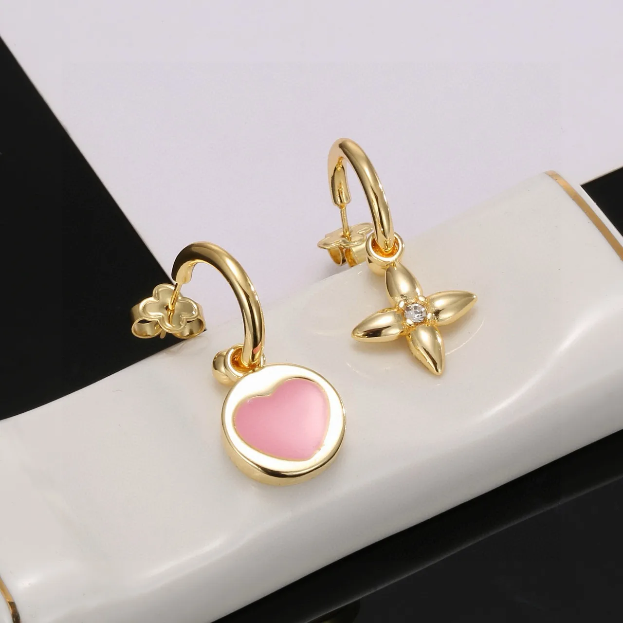 Louis Vuitton Earrings Sleek 240