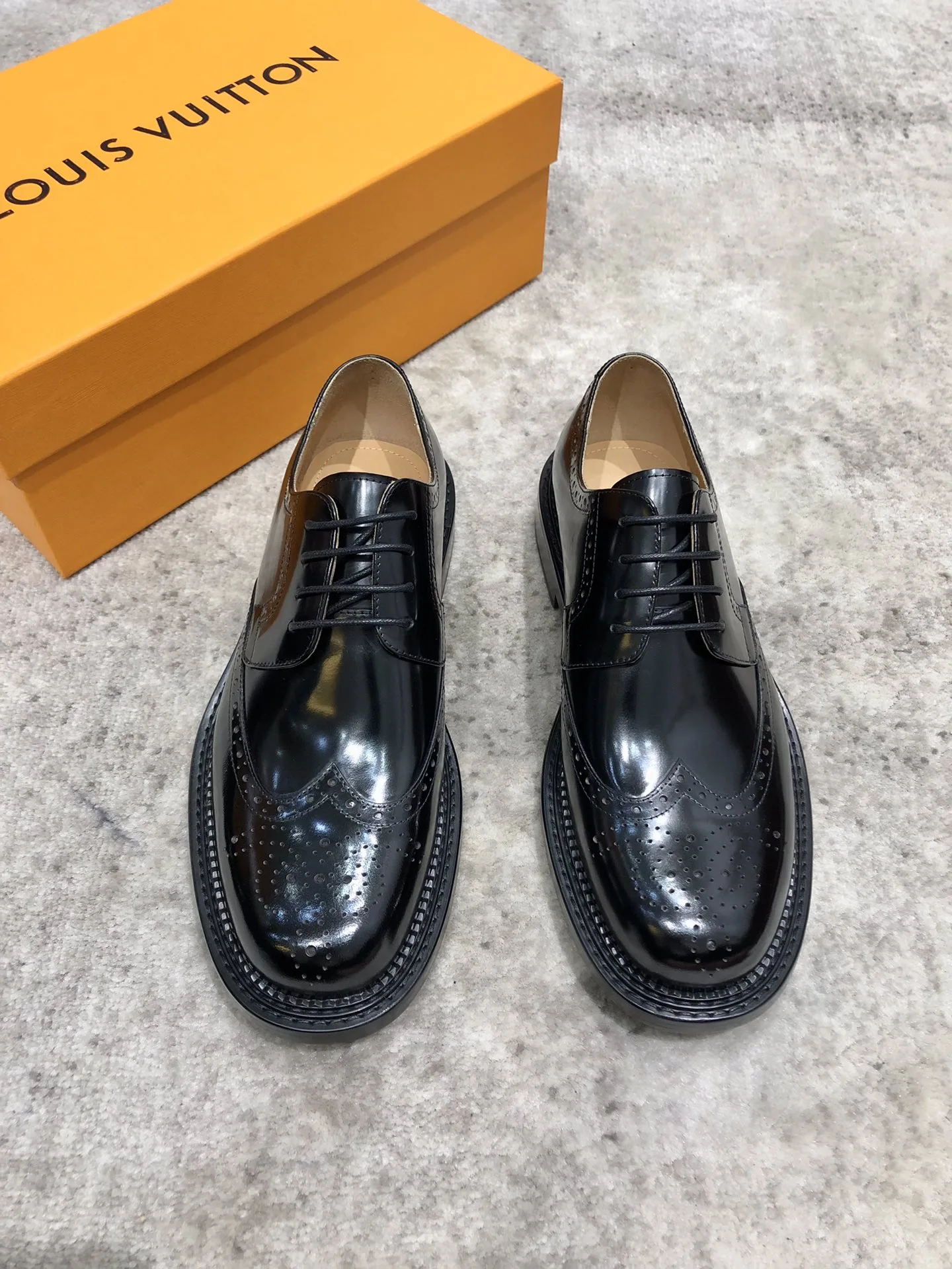 Louis Vuitton Formal Wear ZipUp 1257