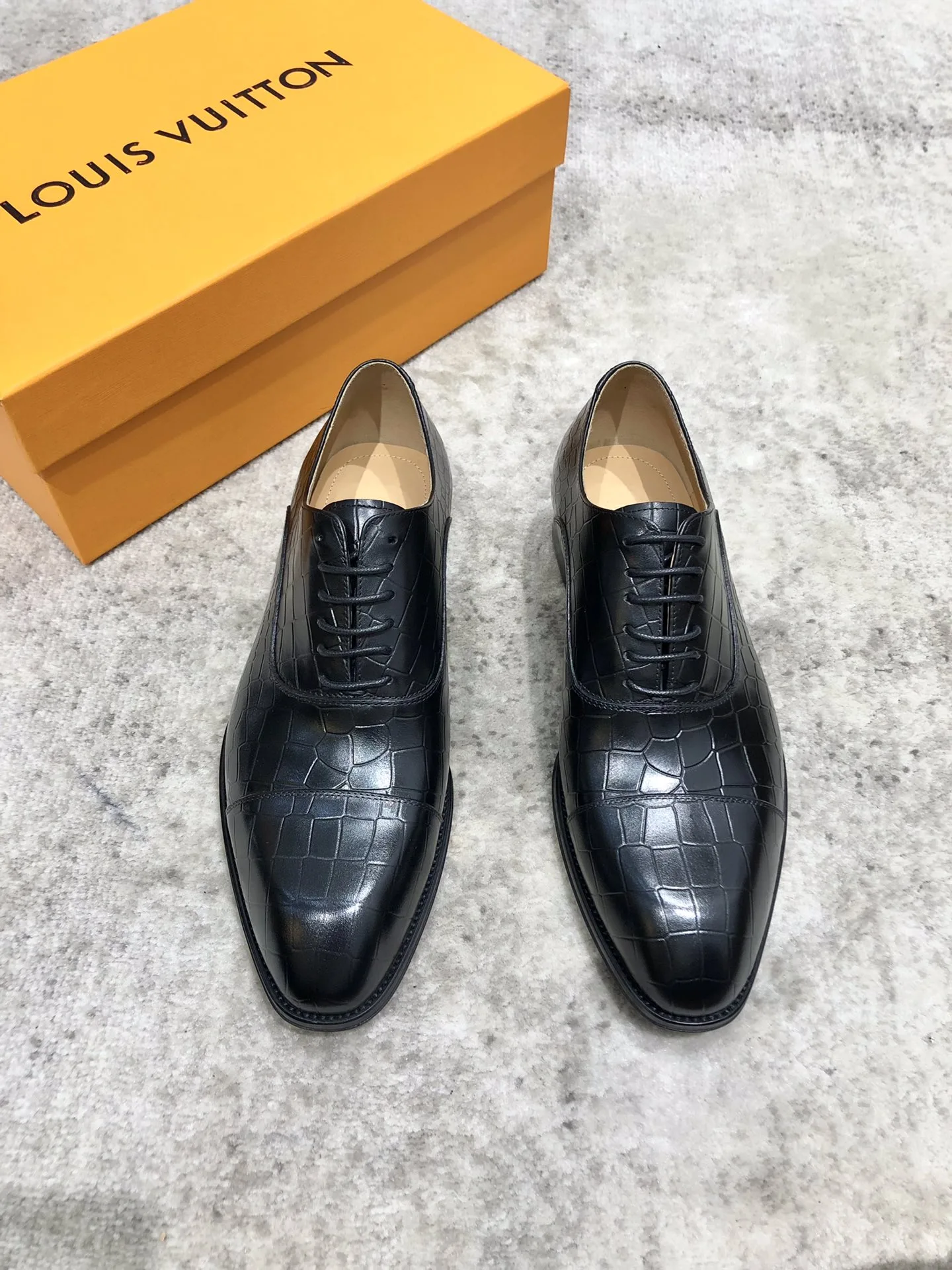 Classic Louis Vuitton Formal Wear 1262