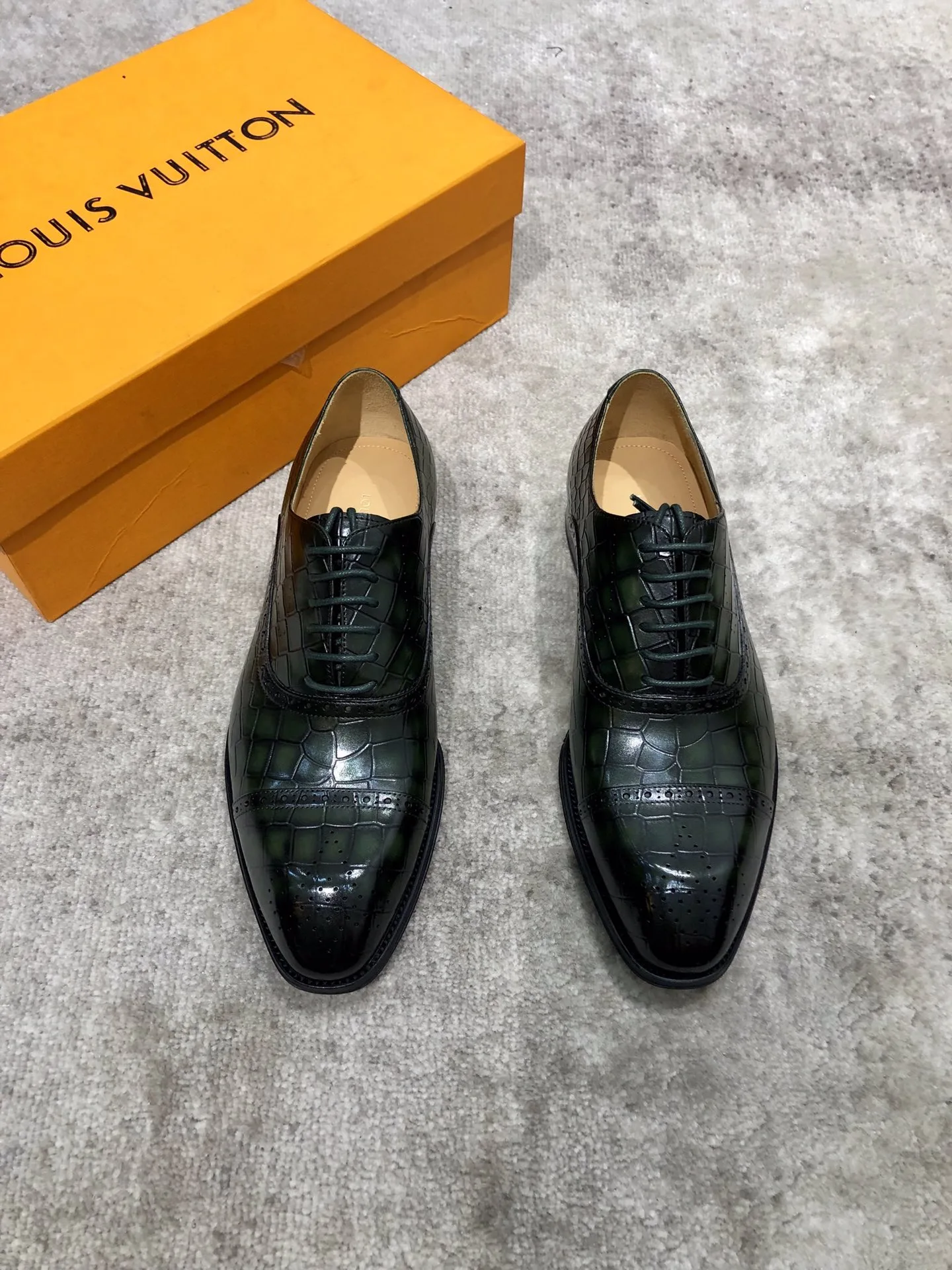 Louis Vuitton Formal Wear GoAnywhere 282