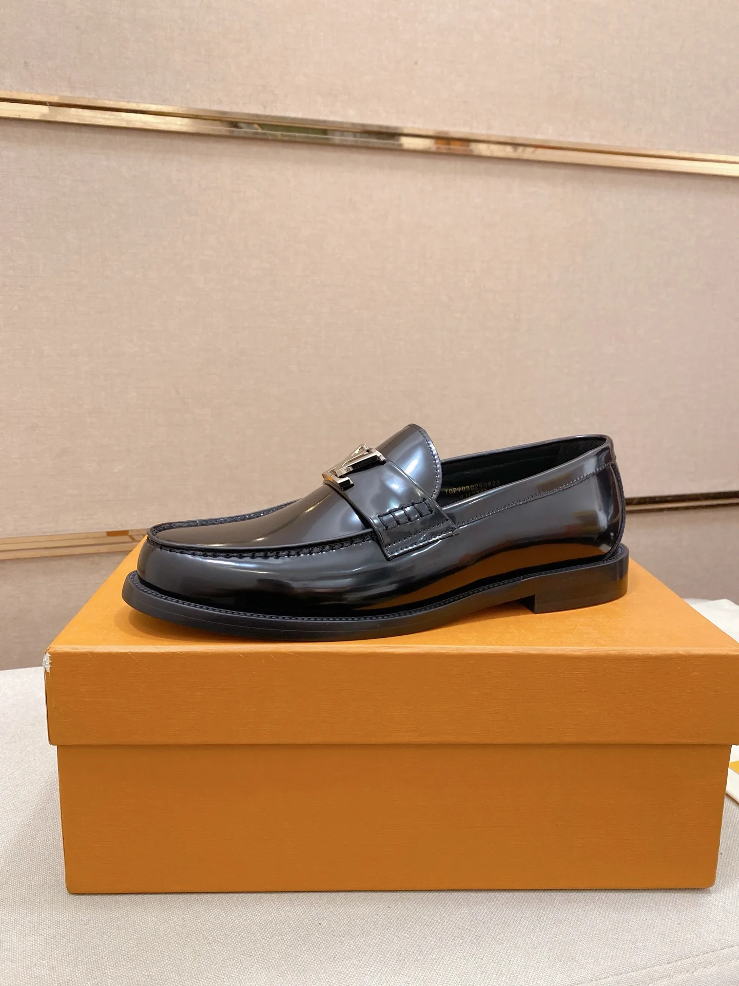 Seasonal Louis Vuitton Formal Wear 1266