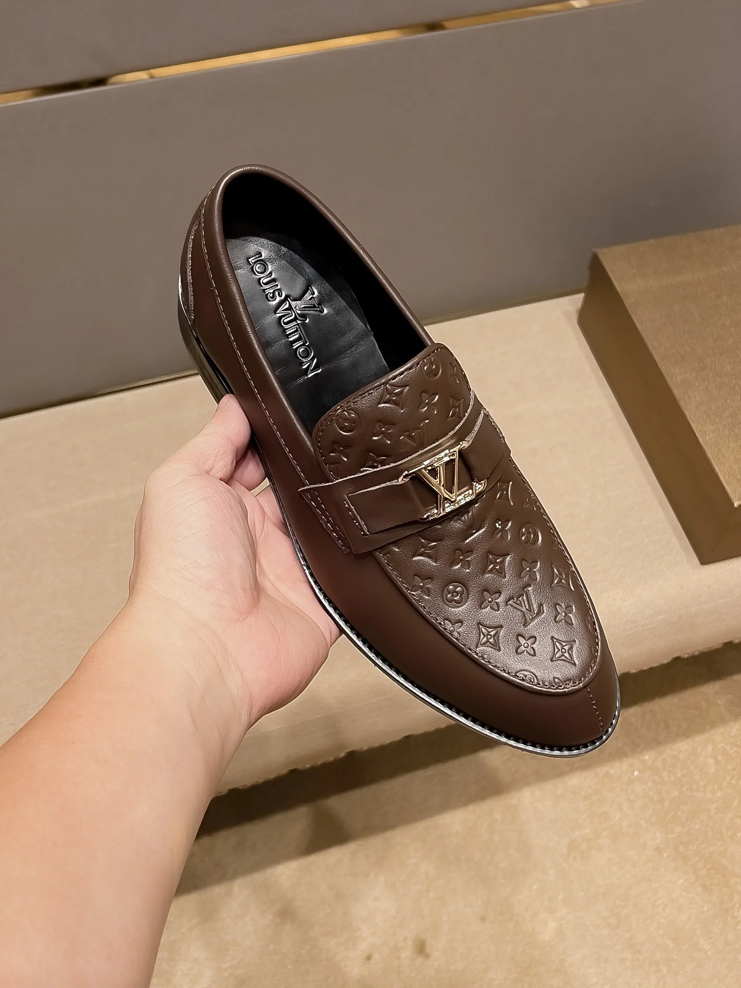 WellDesigned Louis Vuitton Formal Wear 1274