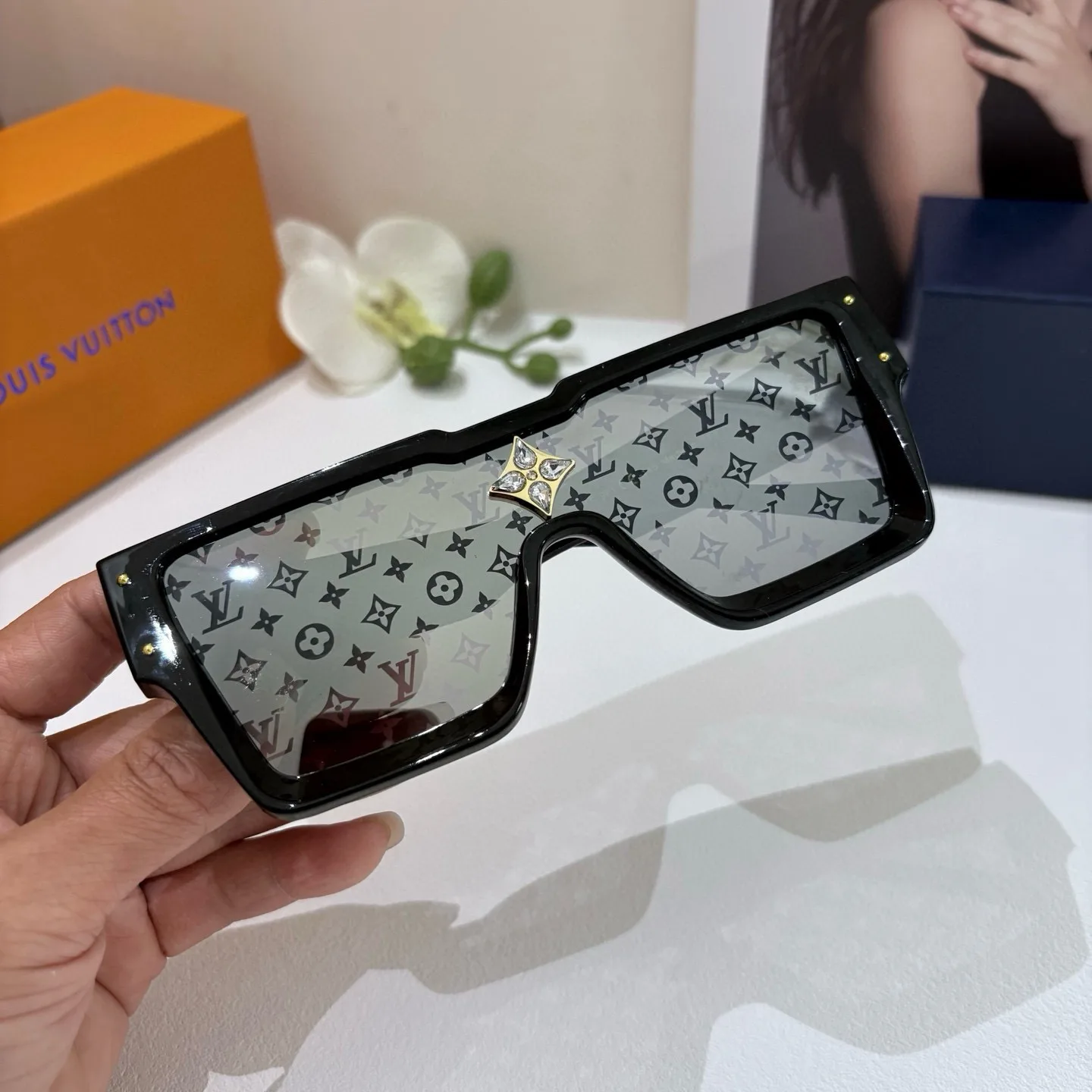 Packable Louis Vuitton Glasses 285