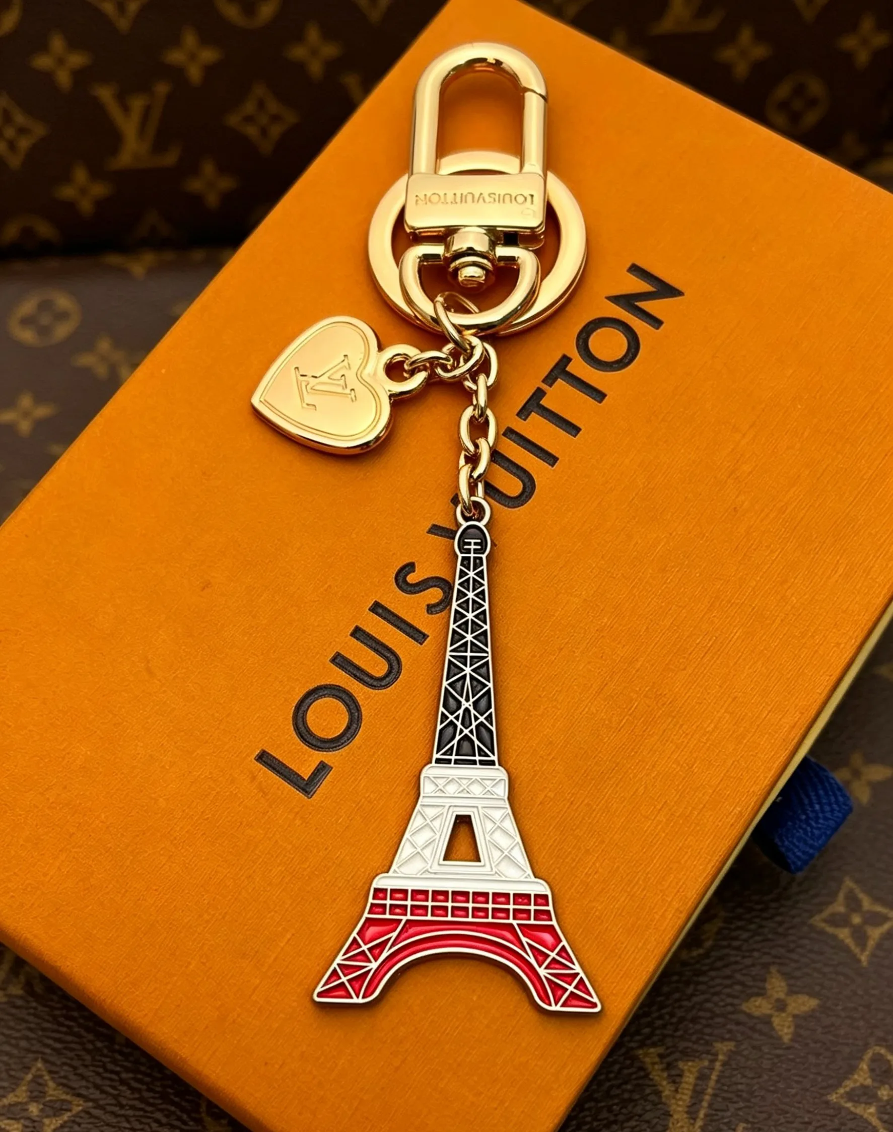 ModernLook Louis Vuitton Keychain 347