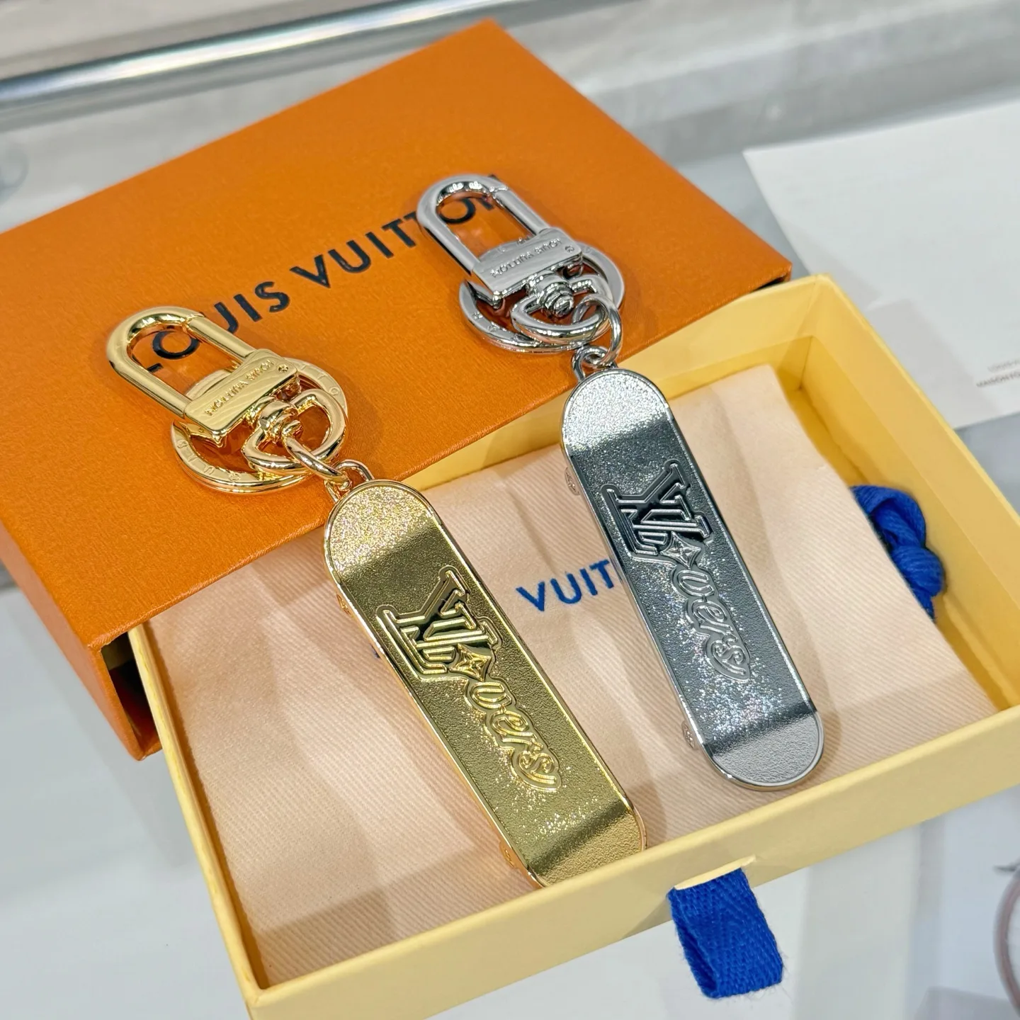 Functional Louis Vuitton Keychain 353