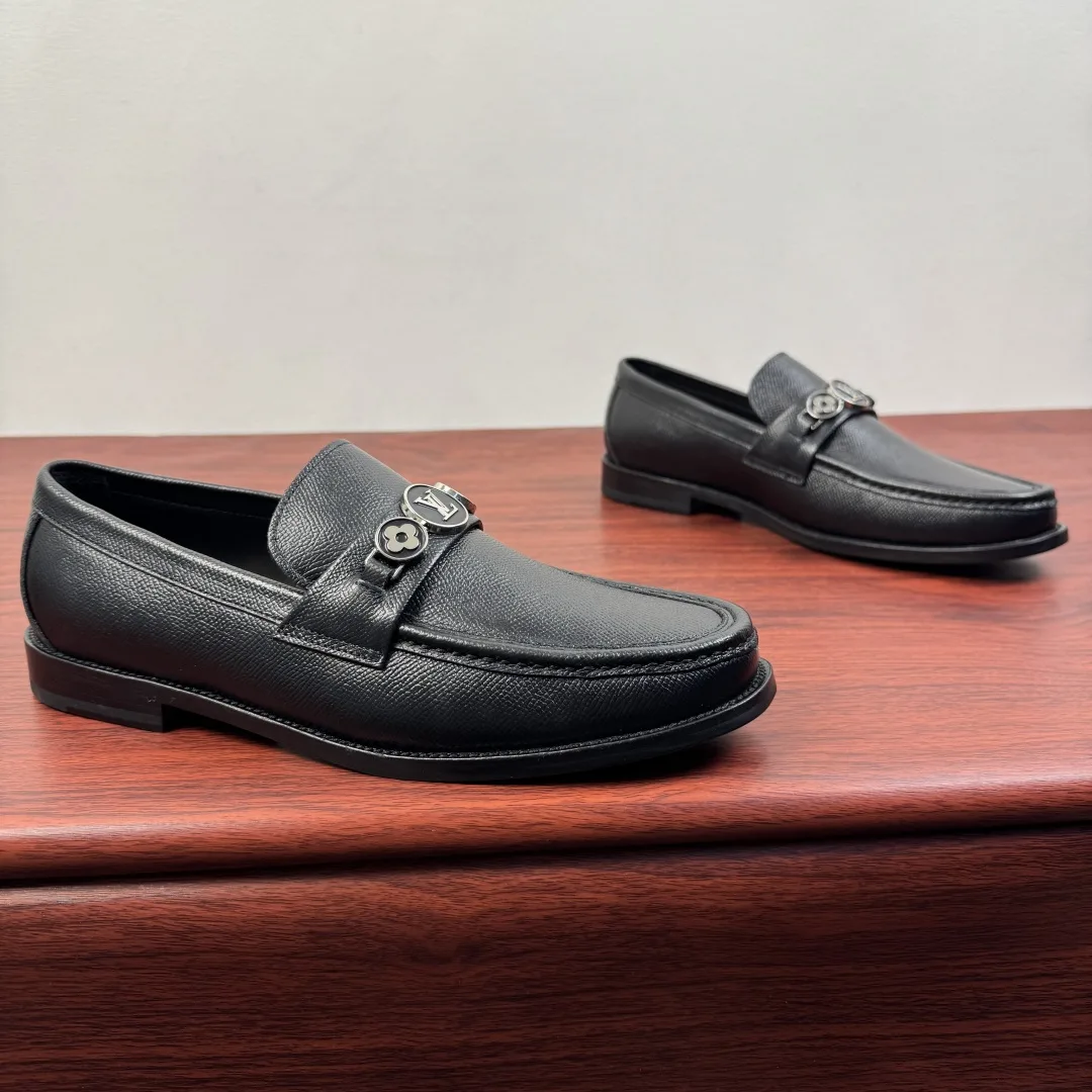 Louis Vuitton Leather Shoes Elegant 486