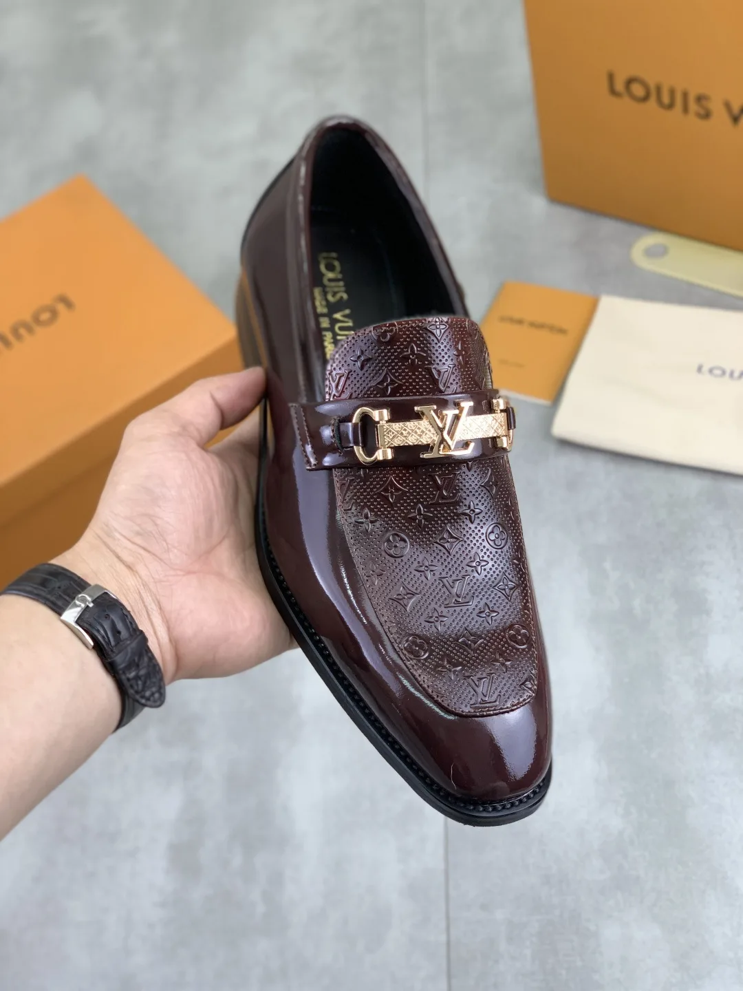 Vibrant Louis Vuitton Leather Shoes 405