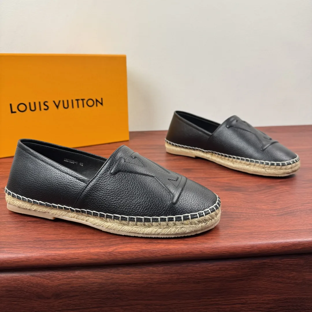 Louis Vuitton Leather Shoes Minimalist 475