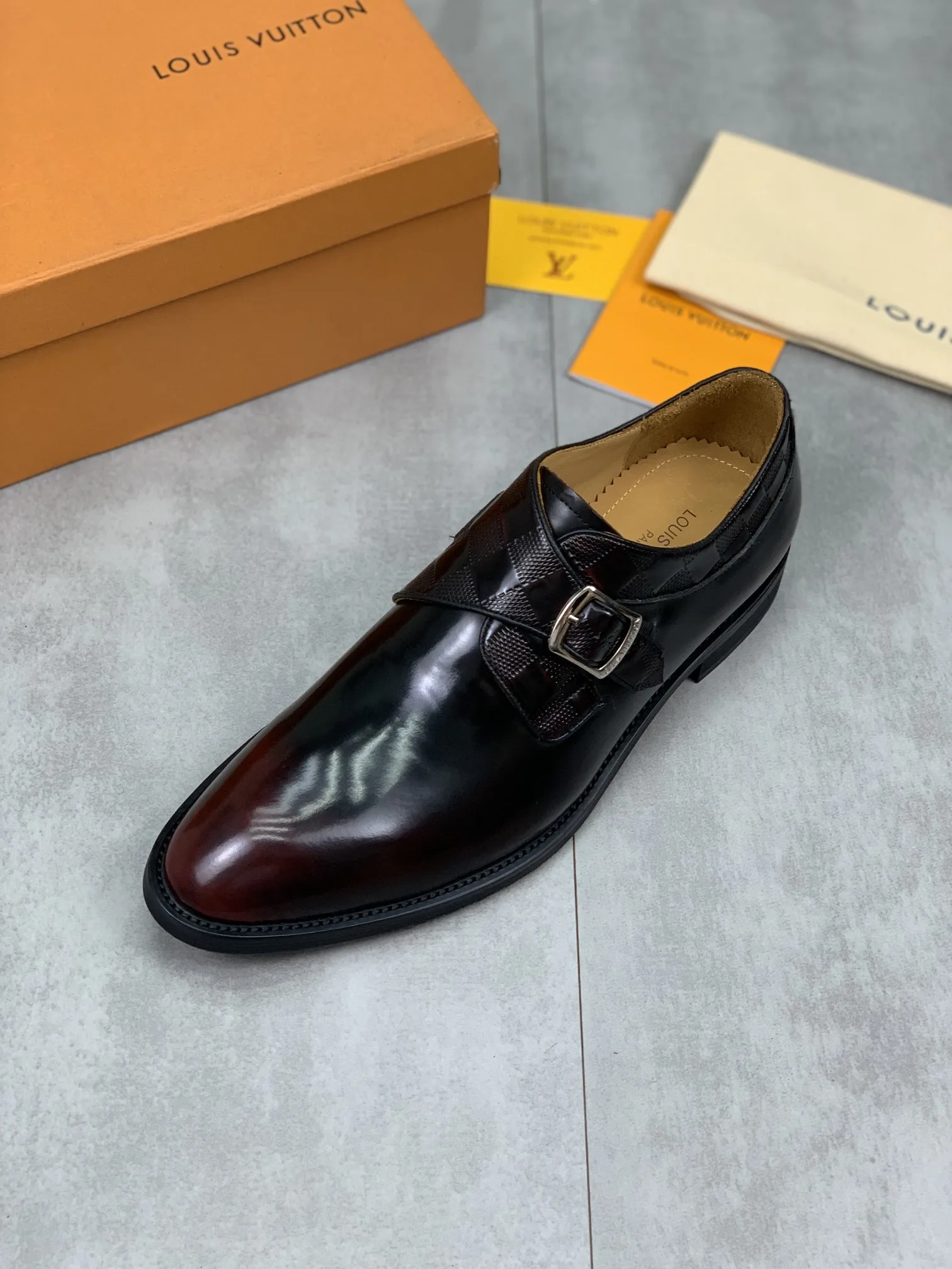 Affordable Louis Vuitton Leather Shoes 431