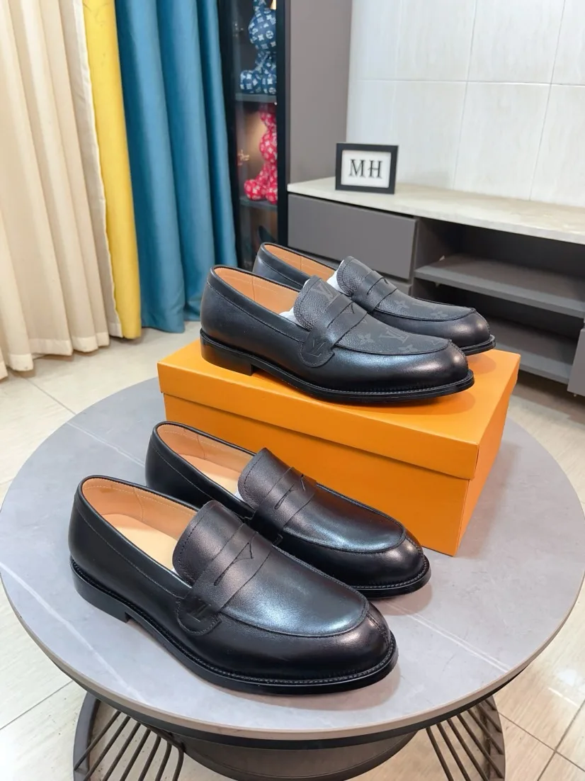 MultiPurpose Louis Vuitton Leather Shoes 419