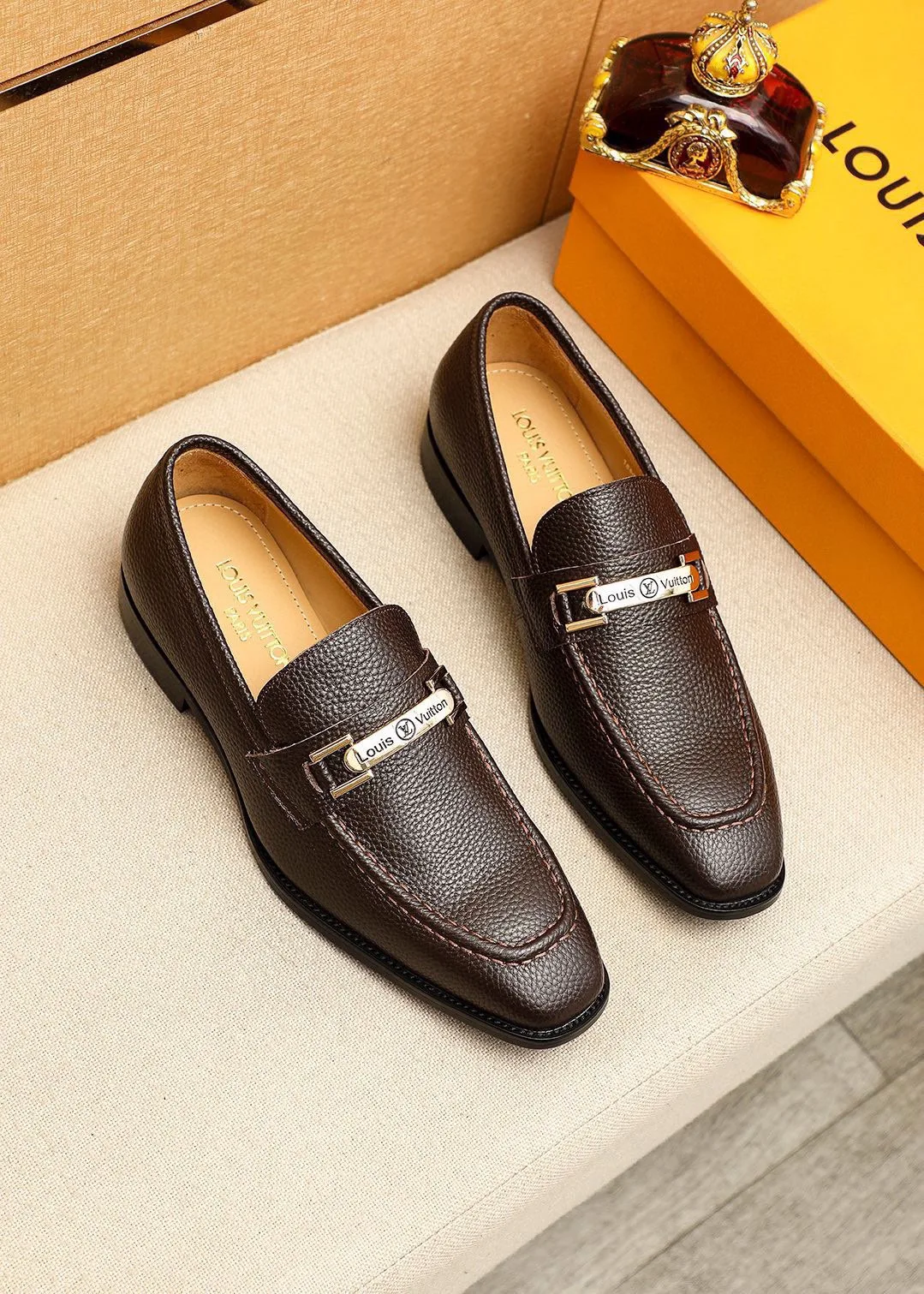 Casual Louis Vuitton Leather Shoes 420
