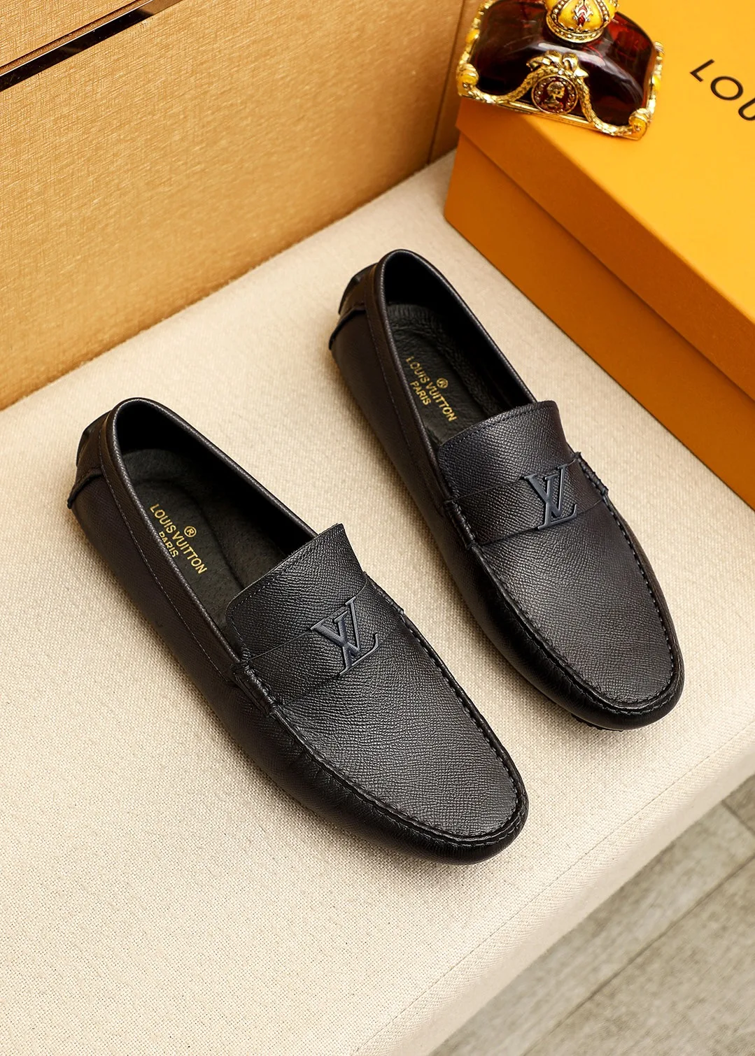 Louis Vuitton Leather Shoes Snug 391