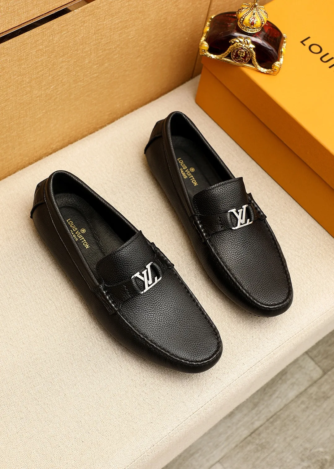 EyeCatching Louis Vuitton Leather Shoes 390
