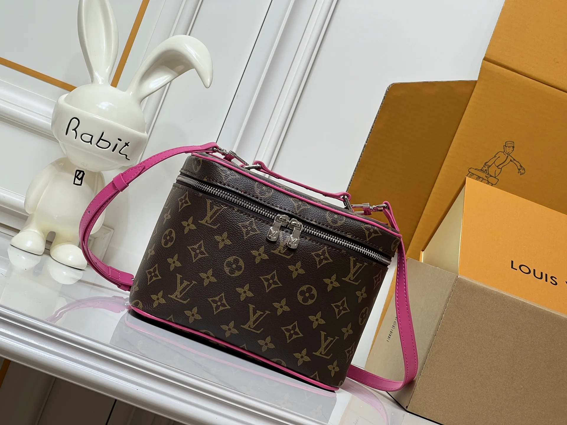 Louis Vuitton Makeup Bag Comfortable 510