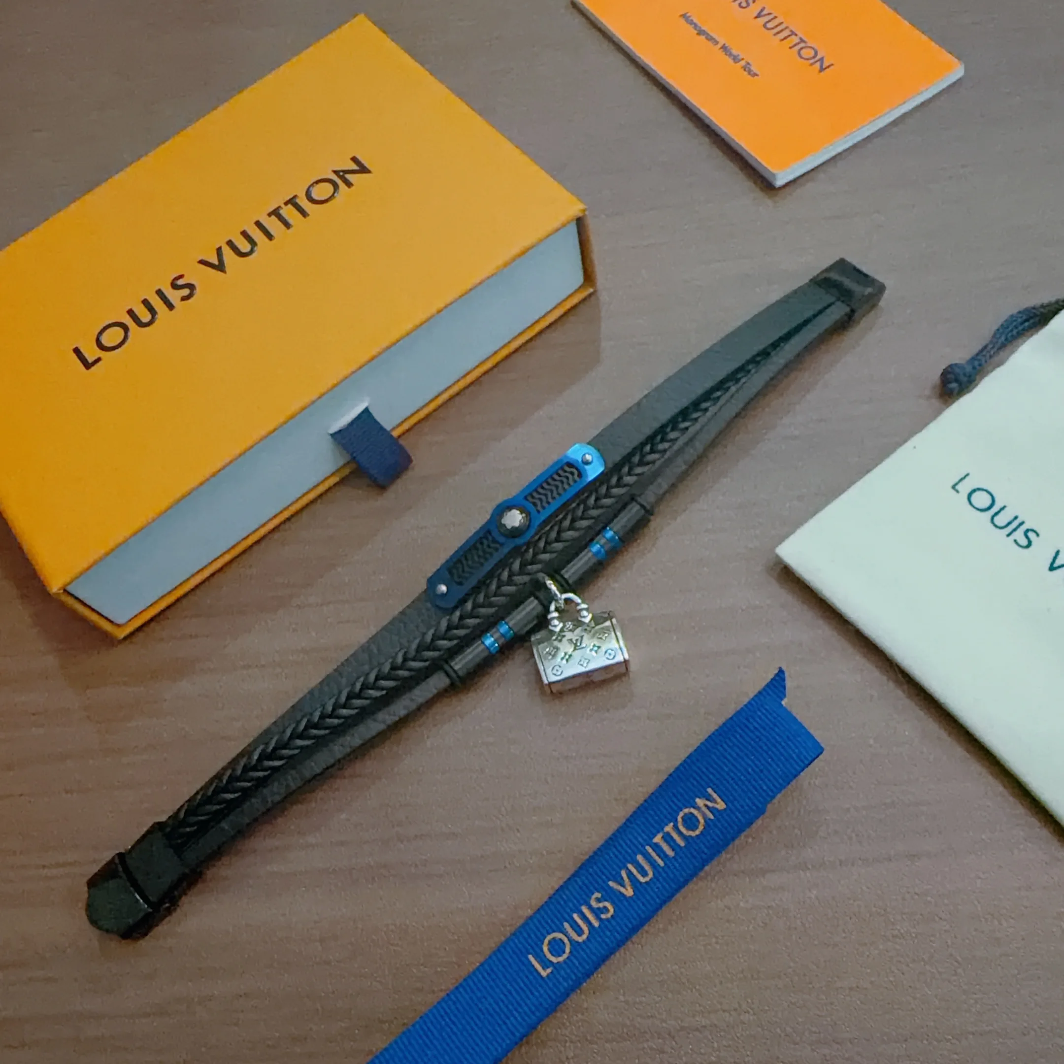 Louis Vuitton Necklace Tailored 550