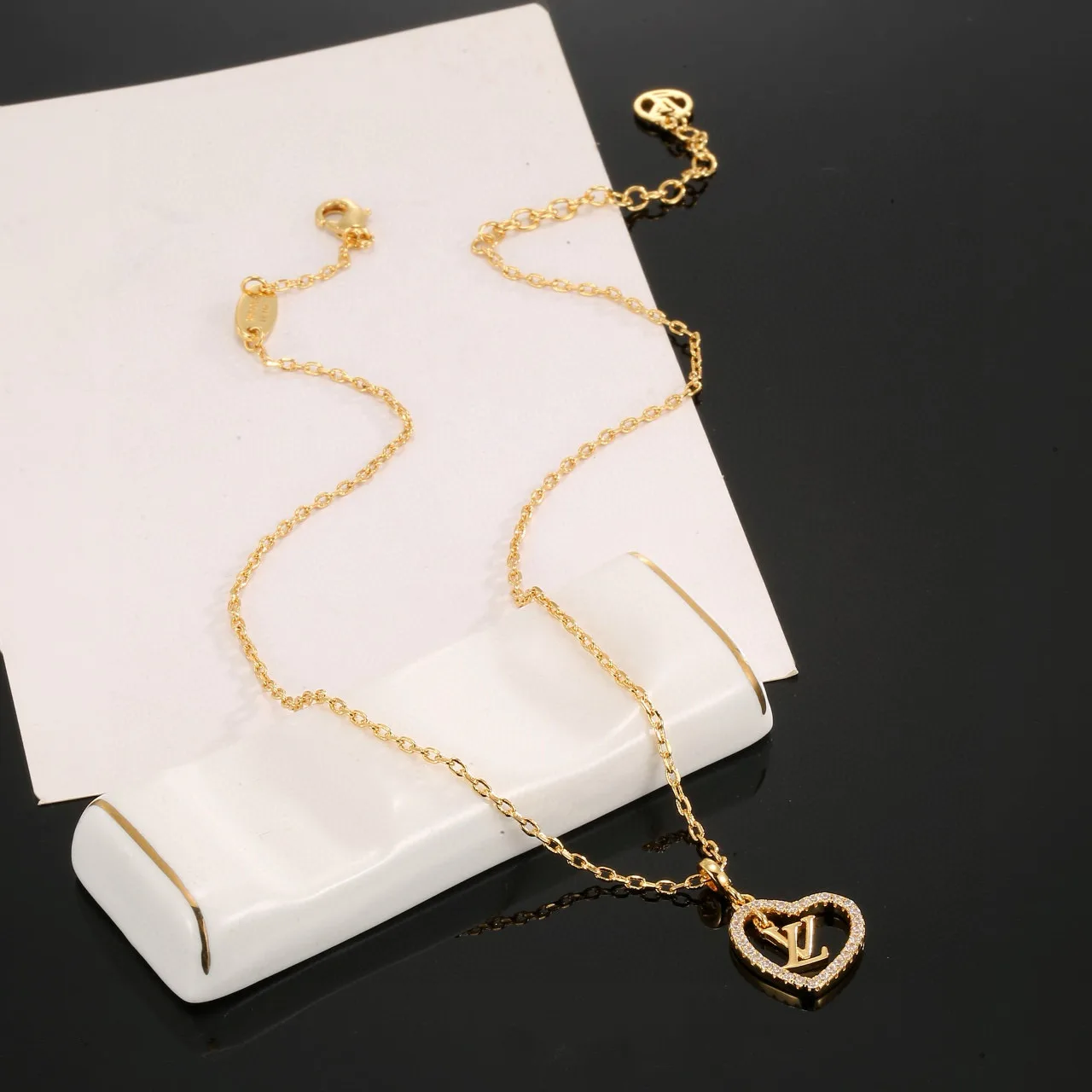 FashionForward Louis Vuitton Necklace 586