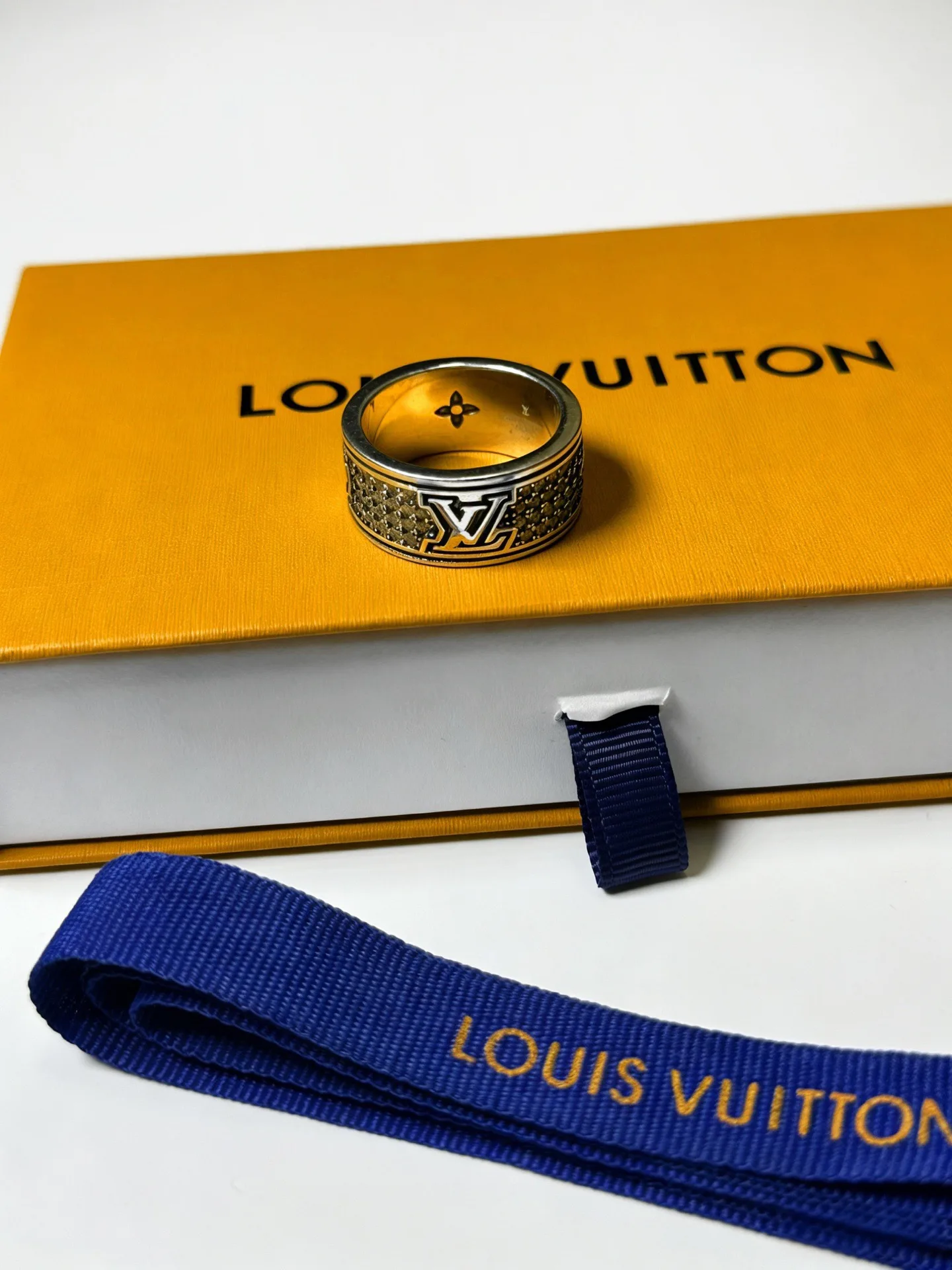 Louis Vuitton Necklace Neat 535