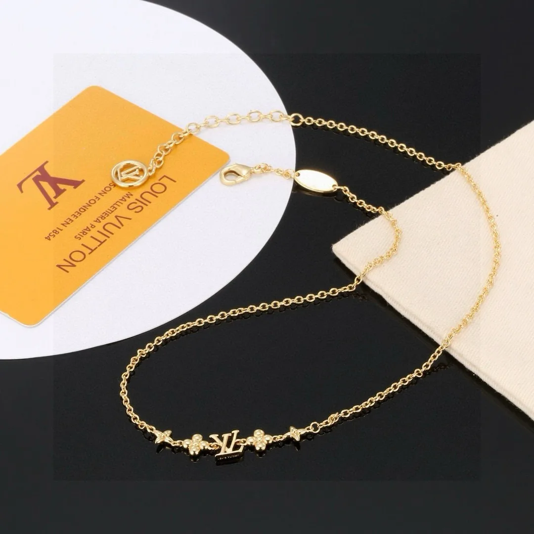 WrinkleFree Louis Vuitton Necklace 572