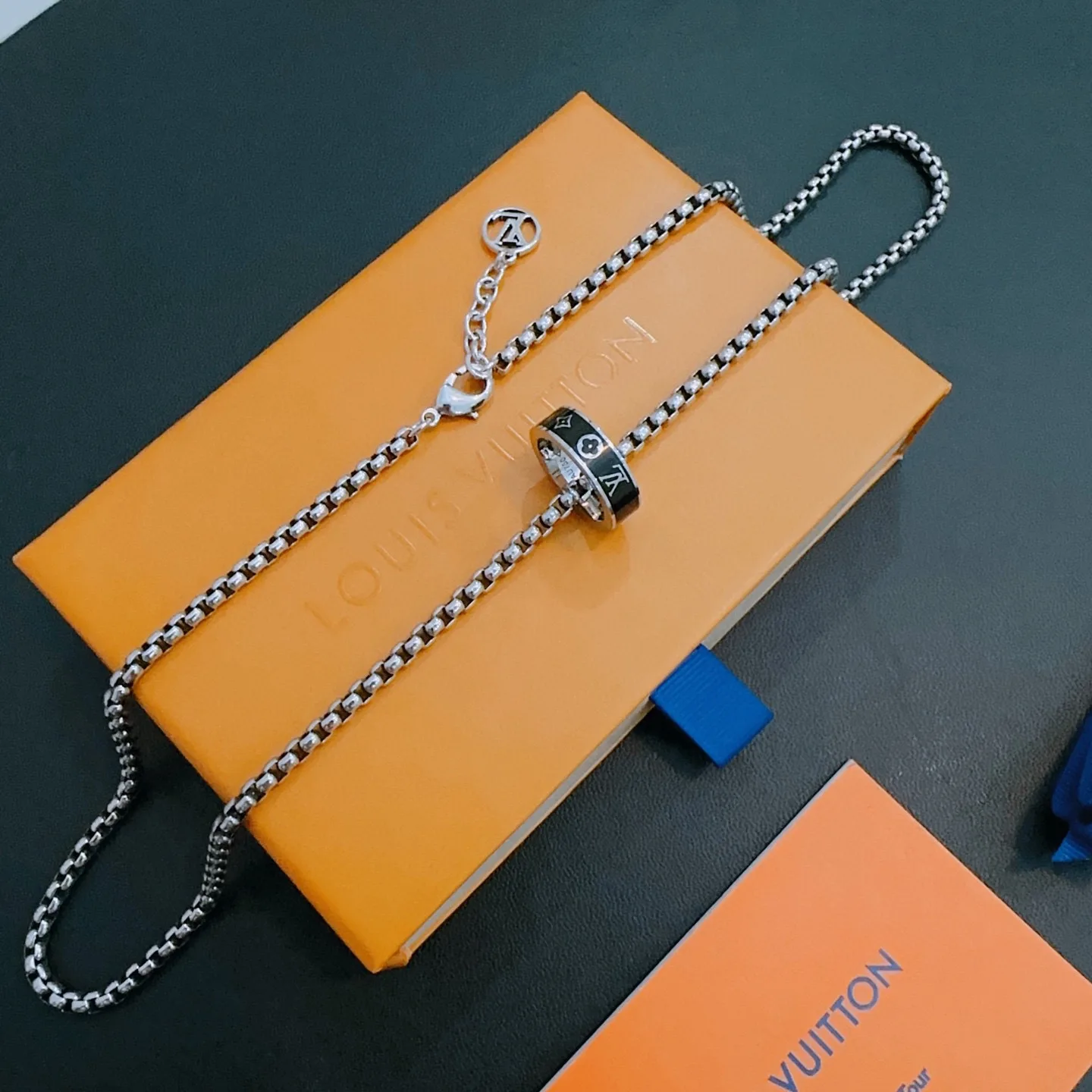 NewStyle Louis Vuitton Necklace 539