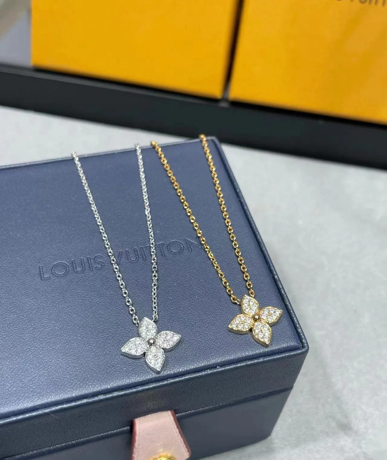 Soft Louis Vuitton Necklace 576