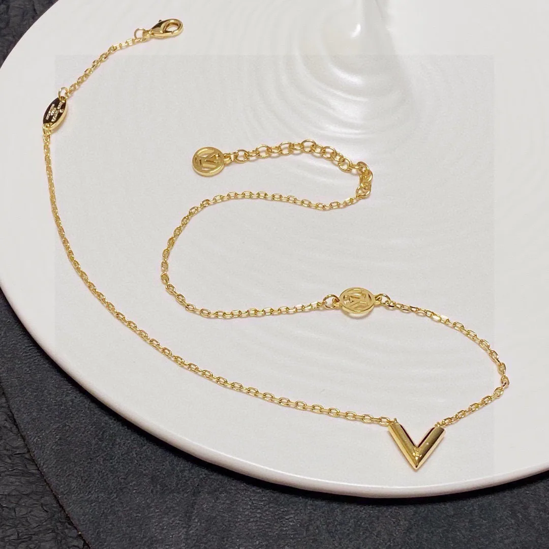 Louis Vuitton Necklace Lightweight 577