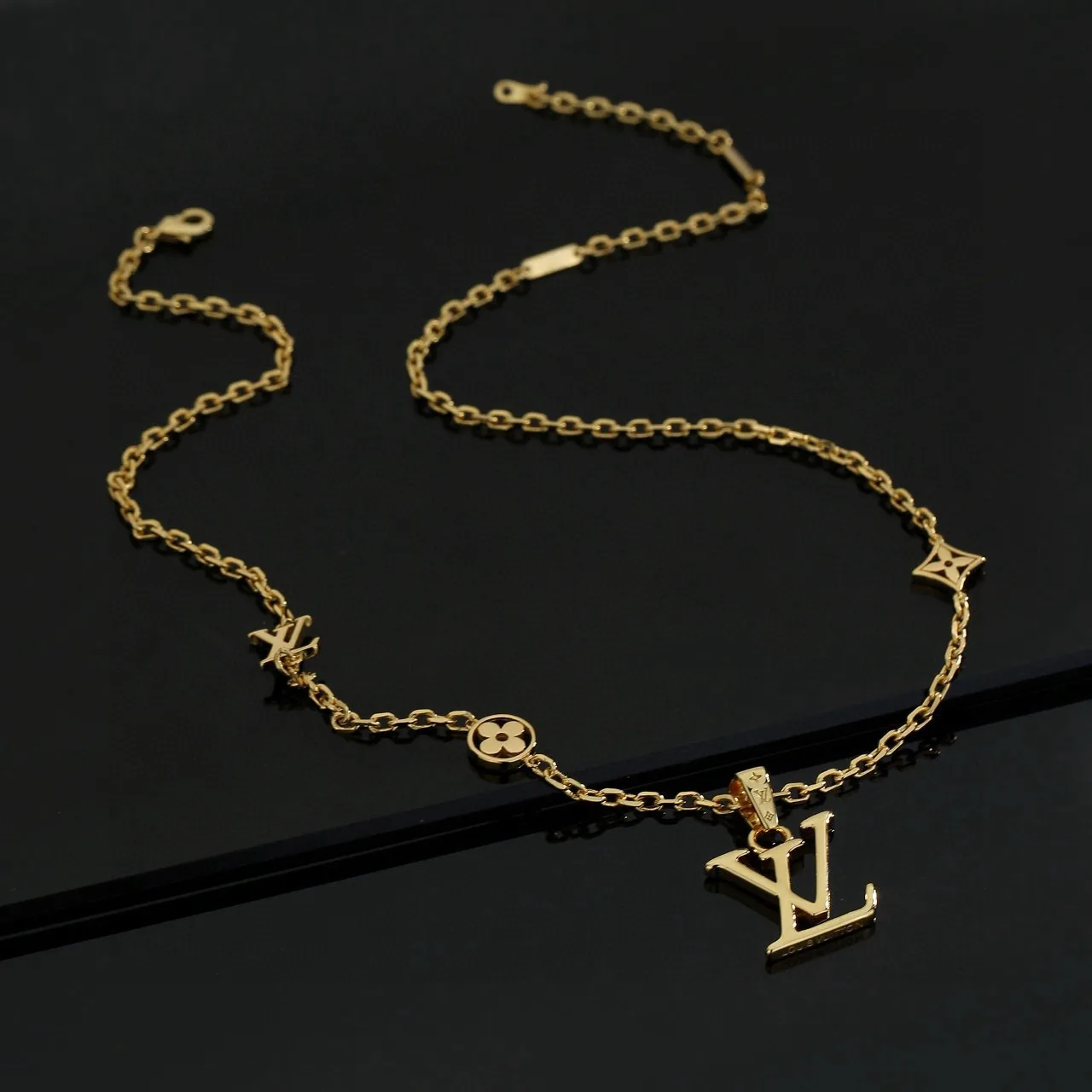 SportInspired Louis Vuitton Necklace 585