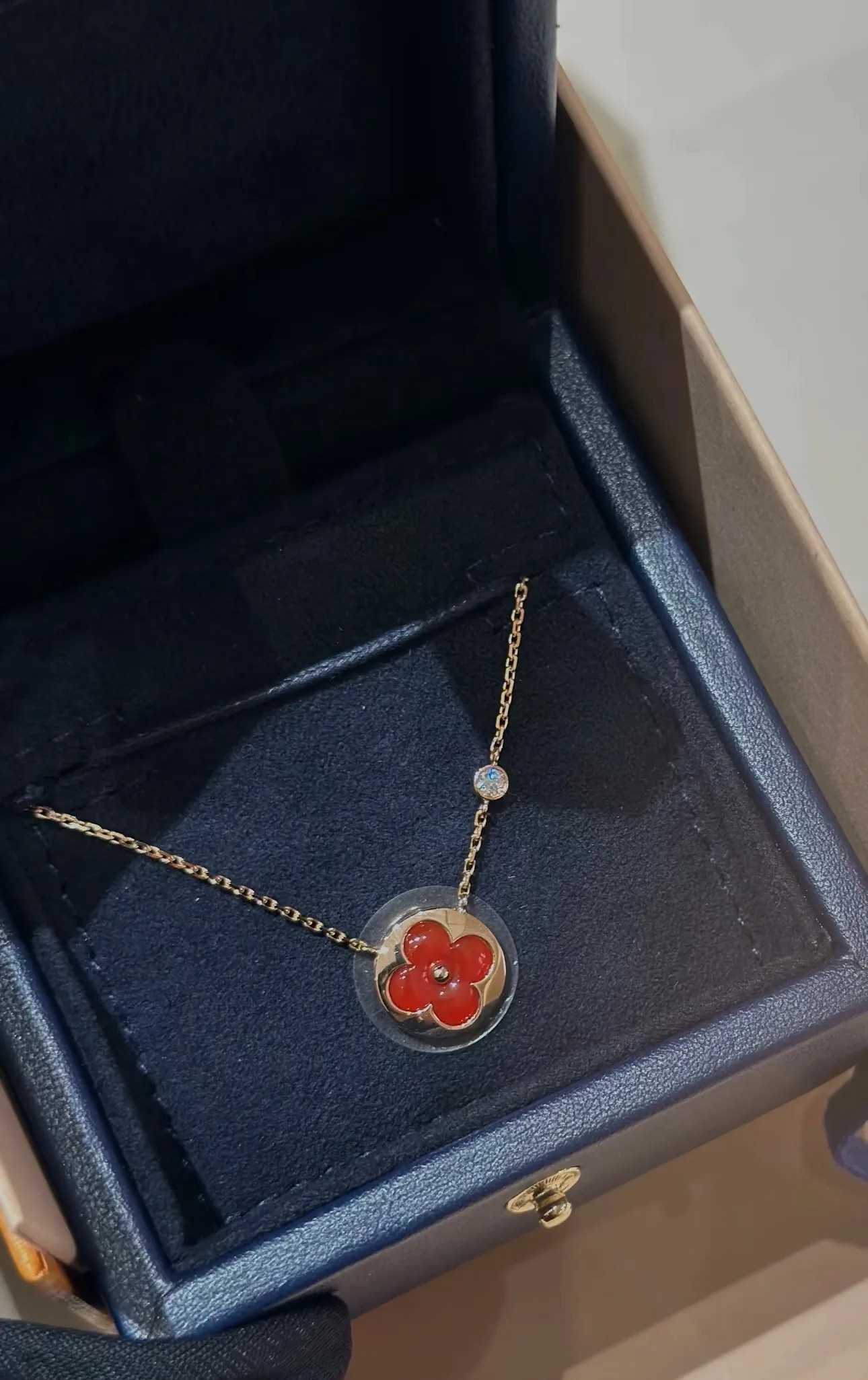 Louis Vuitton Necklace Sleek 533