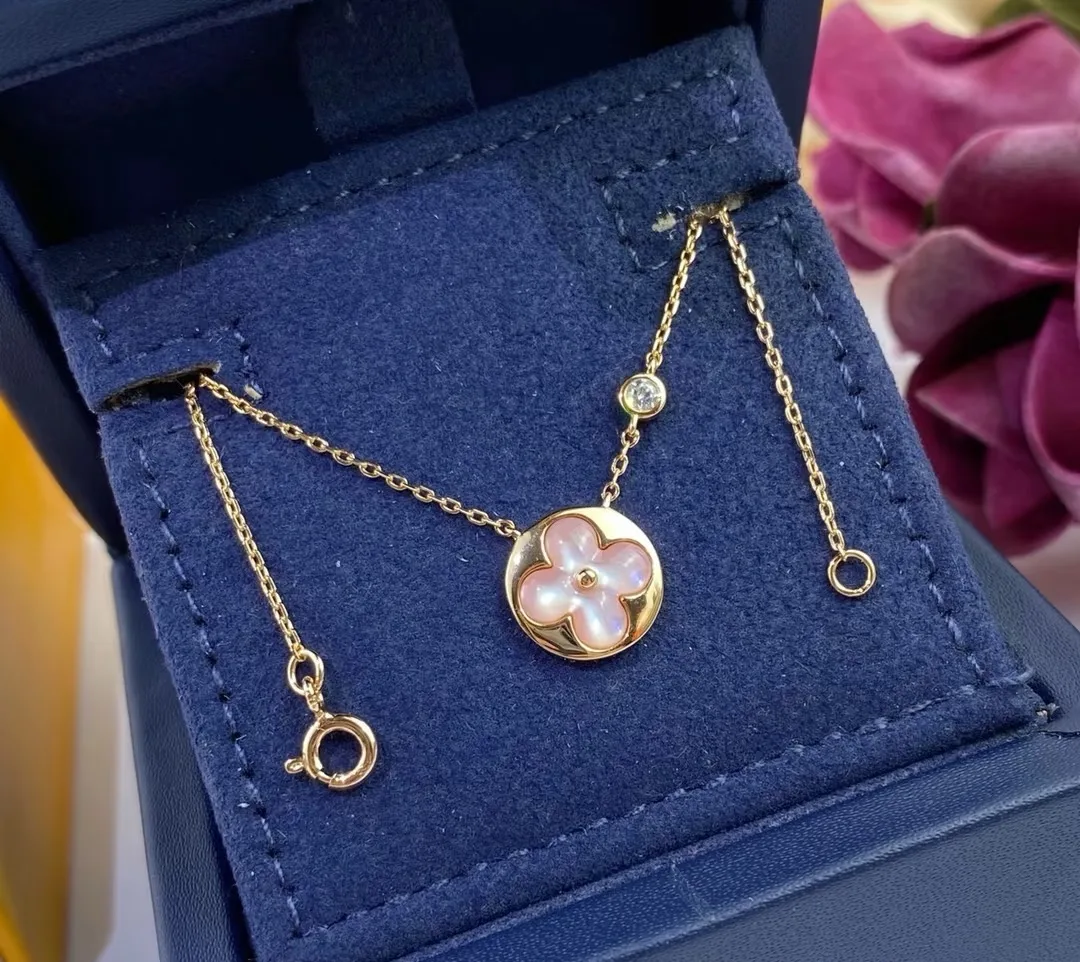 Louis Vuitton Necklace Sustainable 532